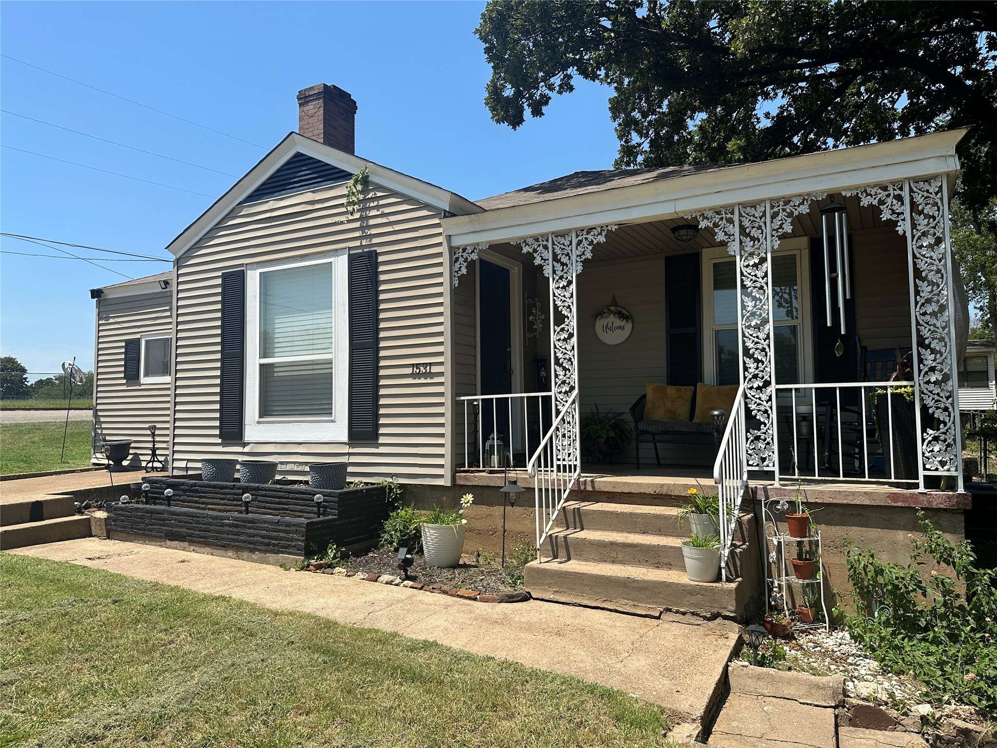 Denison, TX 75020,1531 W Mains ST