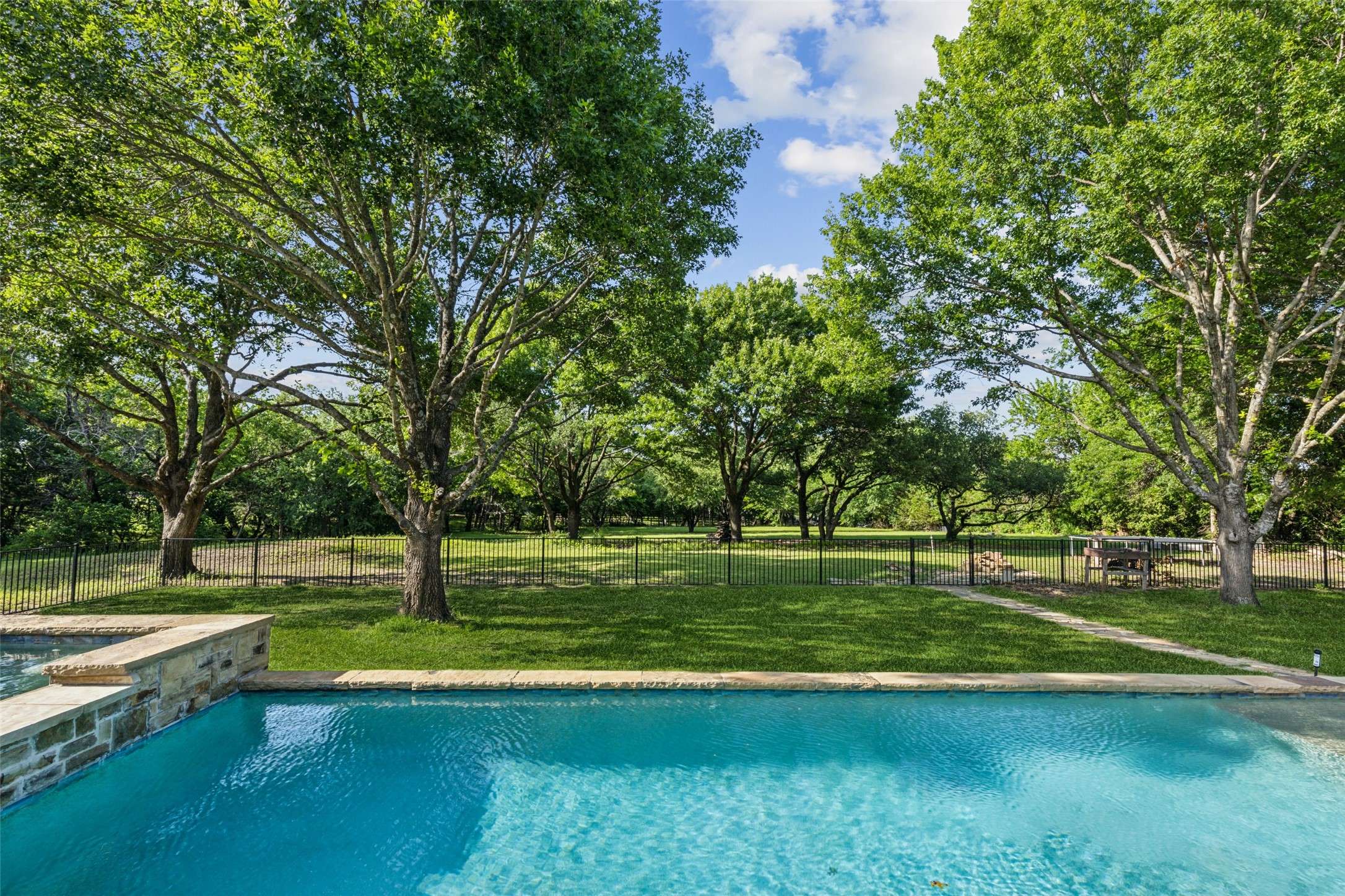 Lucas, TX 75002,410 W Estelle LN