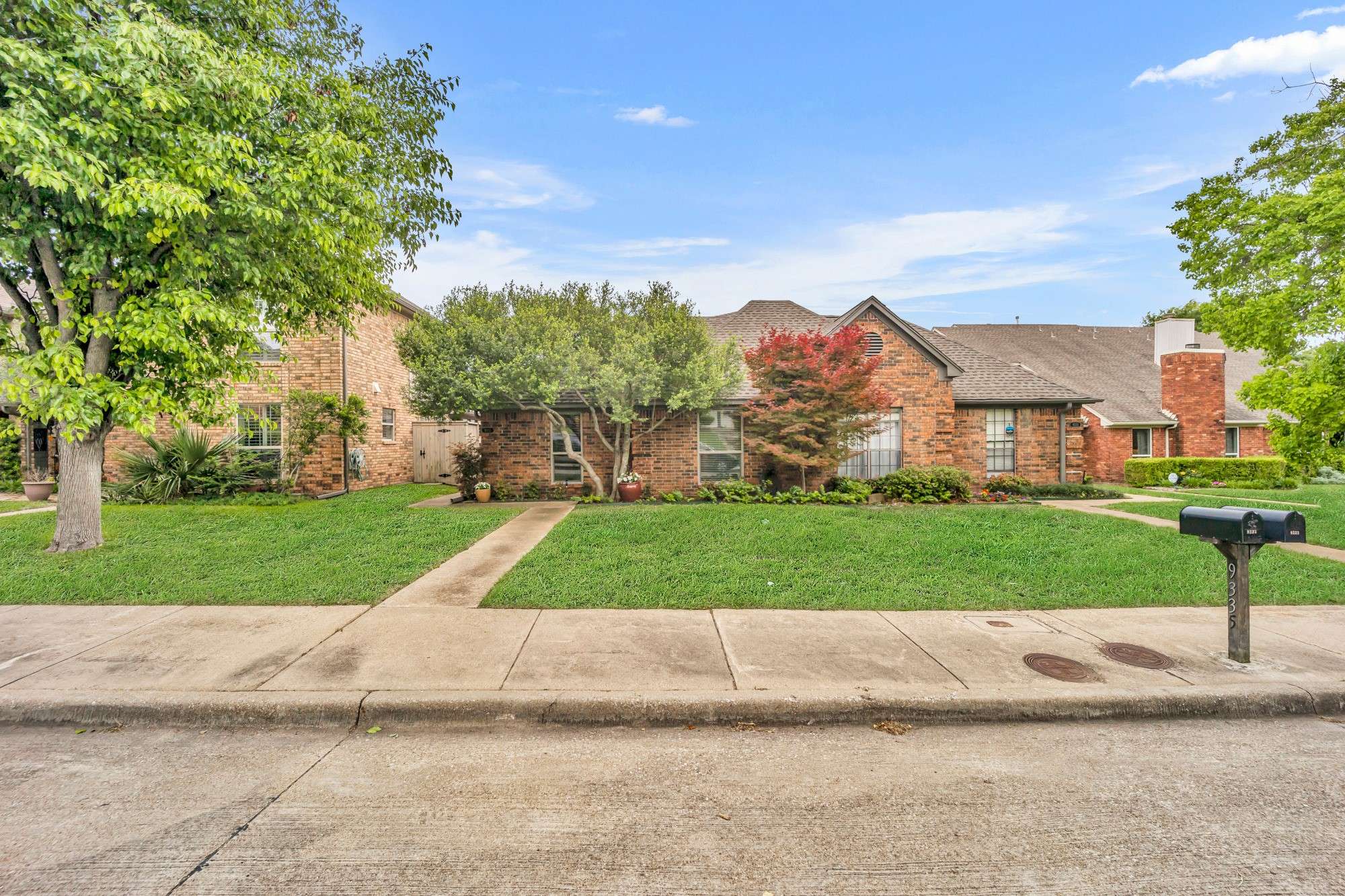 Dallas, TX 75238,9335 Highedge CIR