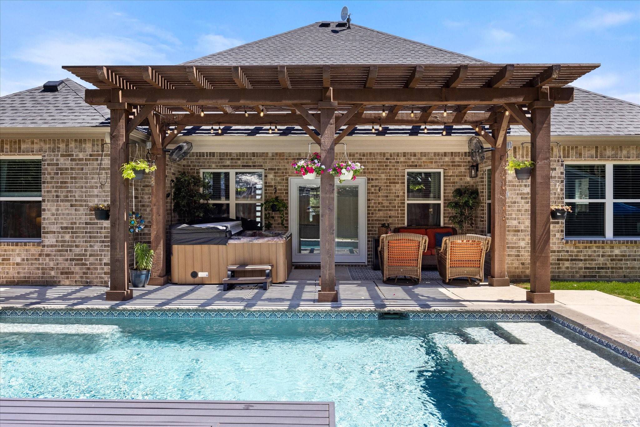 Granbury, TX 76048,2610 Austin DR