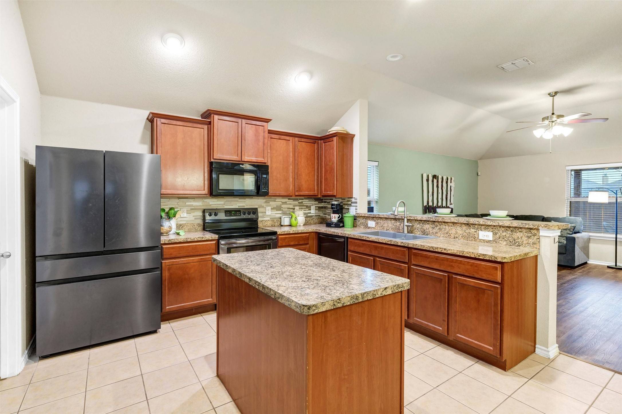 Fort Worth, TX 76036,412 Prescott LN
