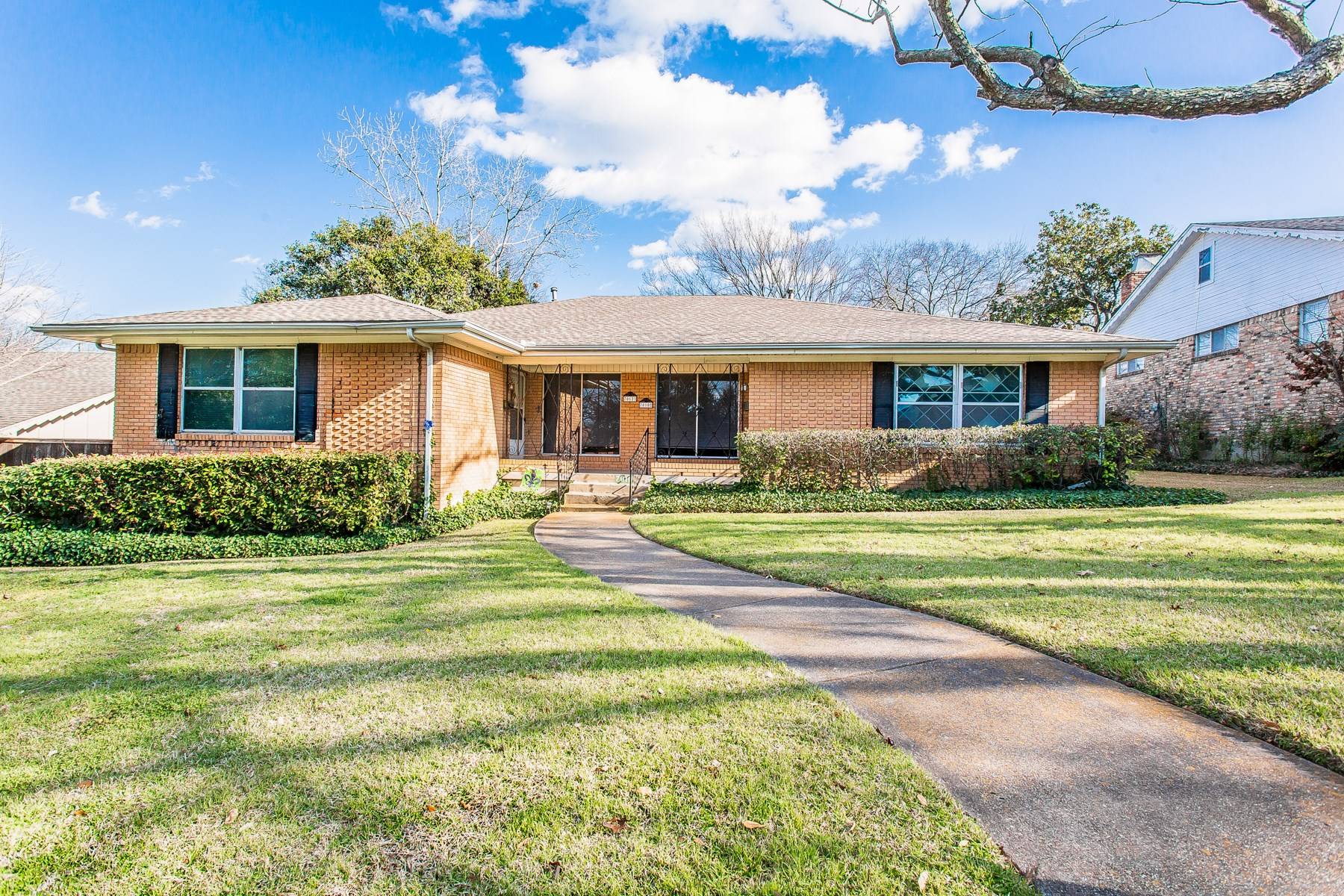 Dallas, TX 75231,7010 Kingsbury DR