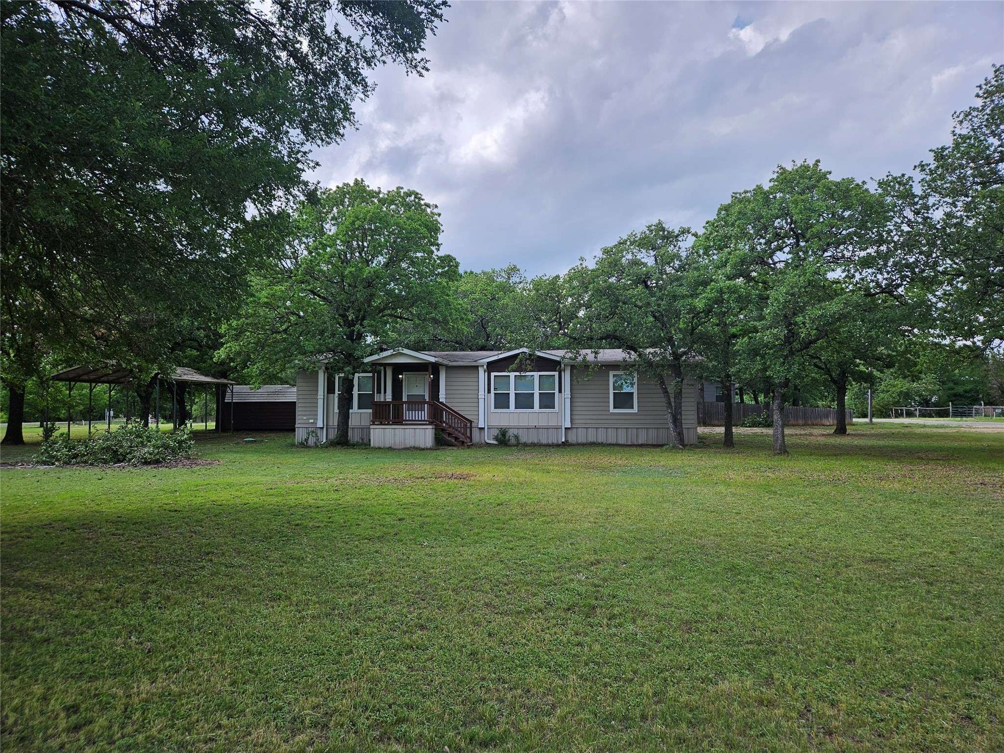 Whitney, TX 76692,119 Post Oak RD