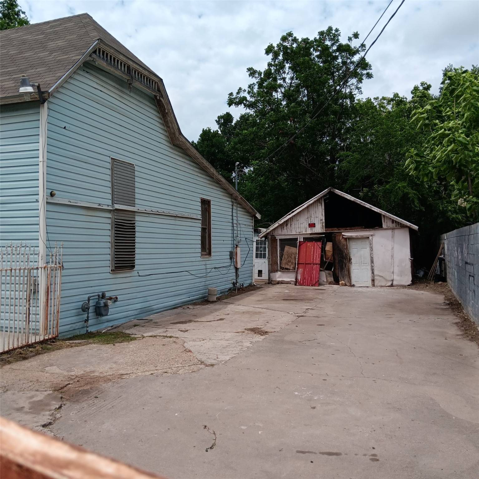 Fort Worth, TX 76102,913 Greer ST