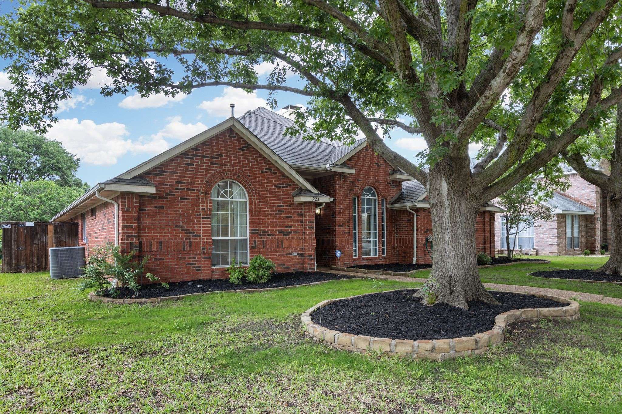 Allen, TX 75002,923 Sycamore Creek RD