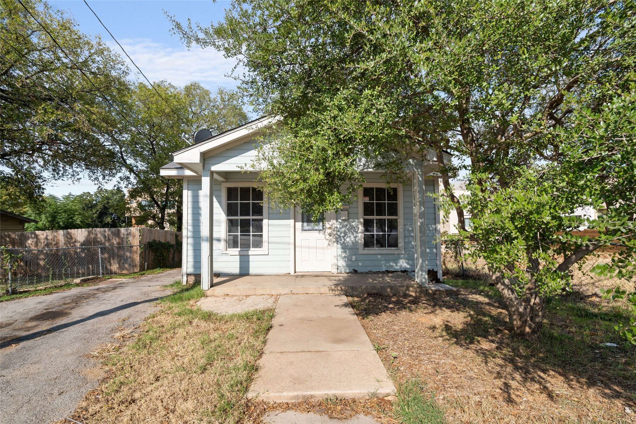 Fort Worth, TX 76111,414 S Sylvania AVE