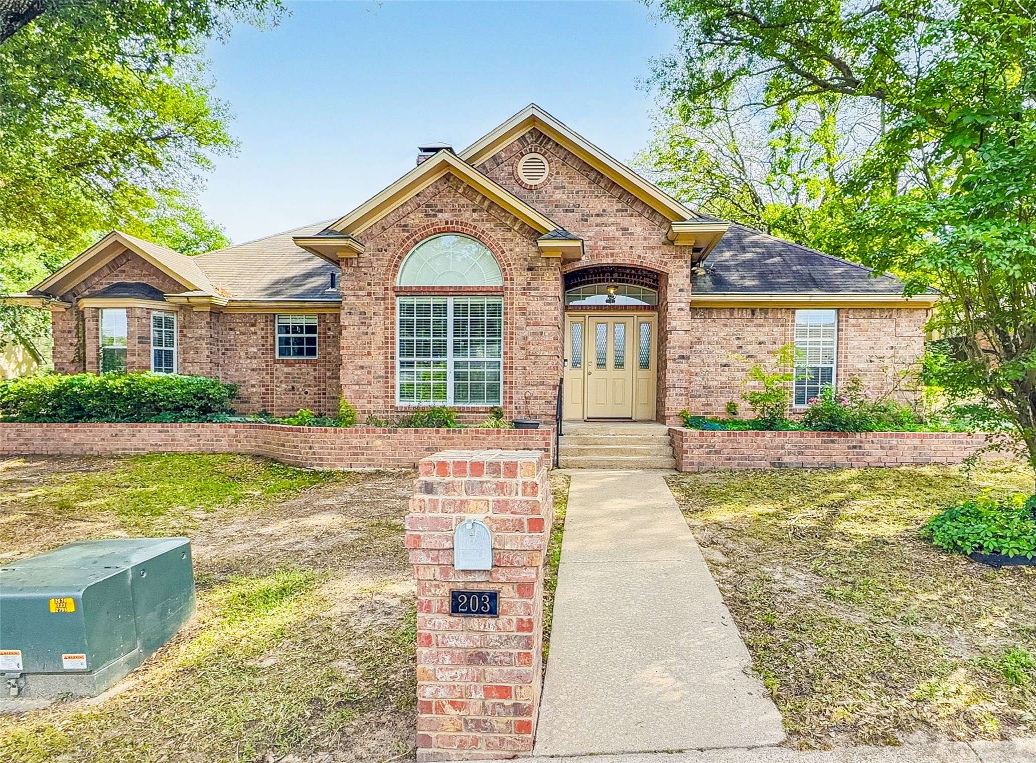Tyler, TX 75703,203 Landsdowne Terrace LN