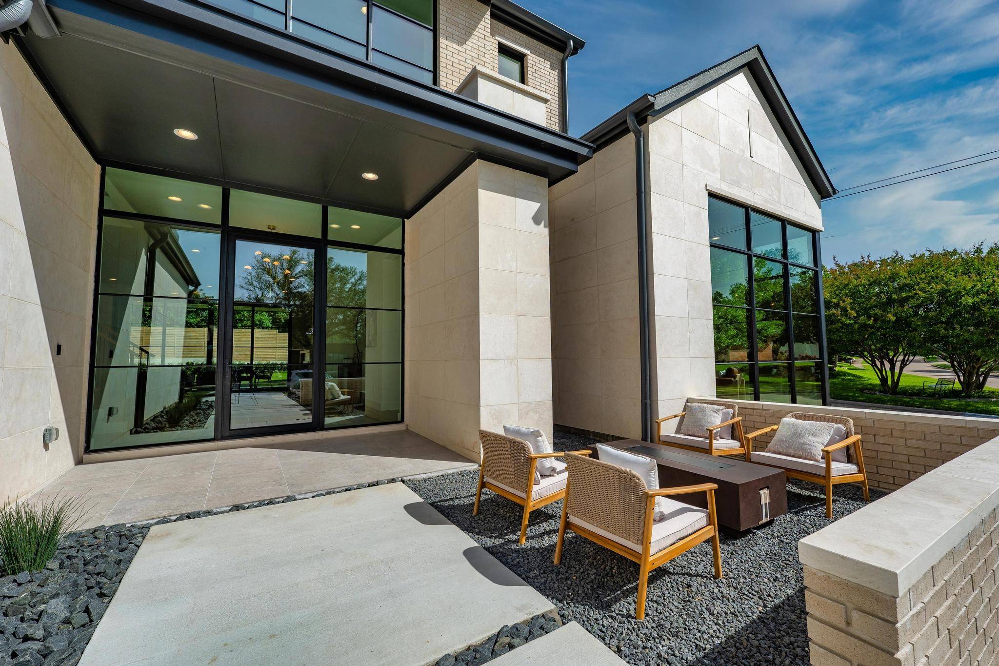 Dallas, TX 75214,7051 Cornelia LN