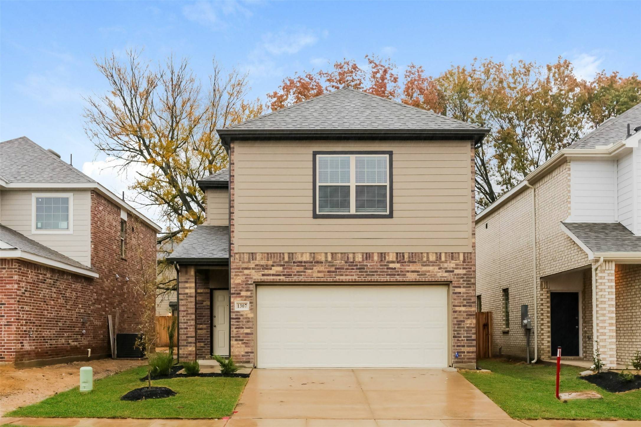 Ennis, TX 75119,1307 Ester LN
