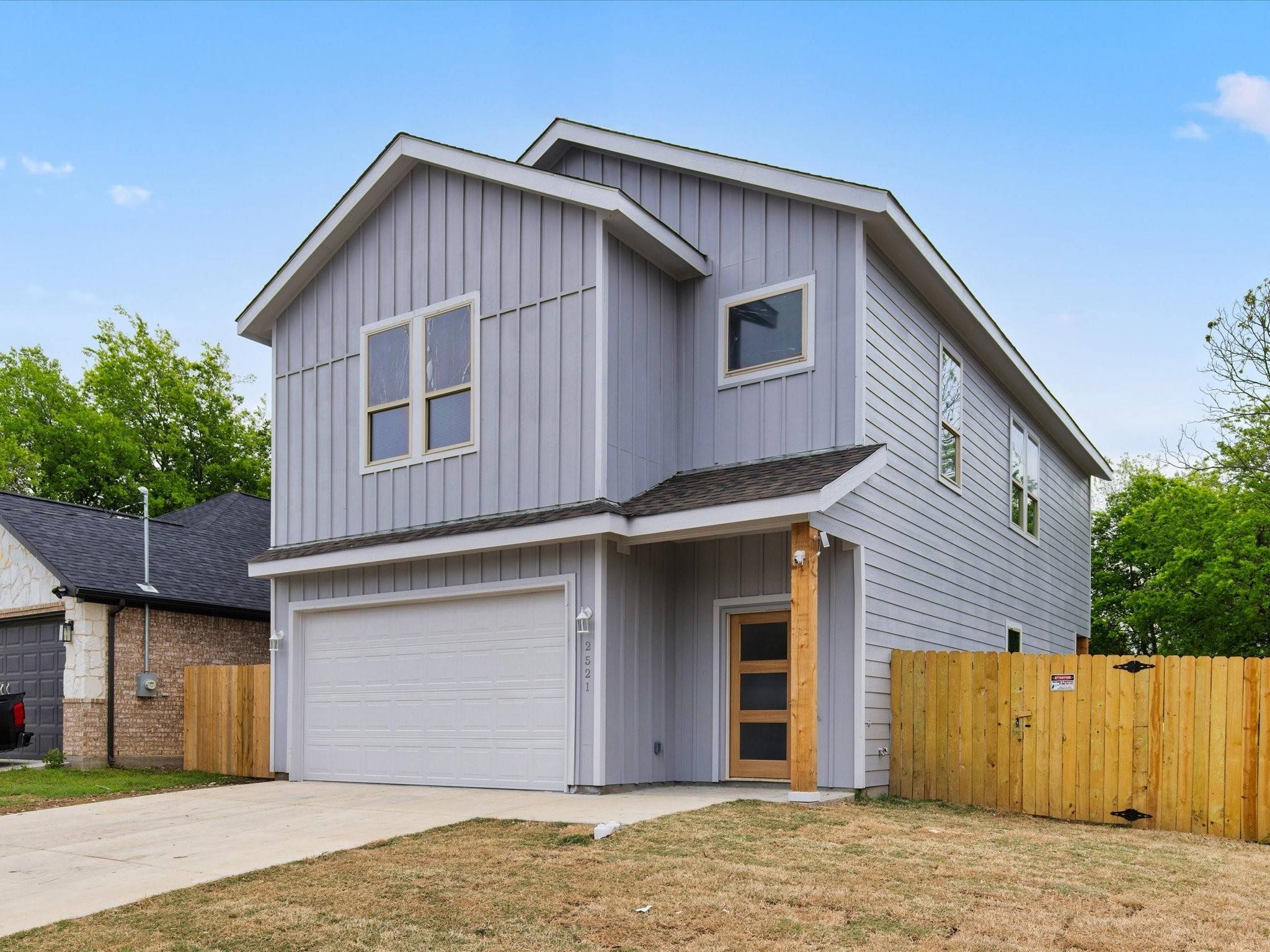 Fort Worth, TX 76105,2521 Campbell ST
