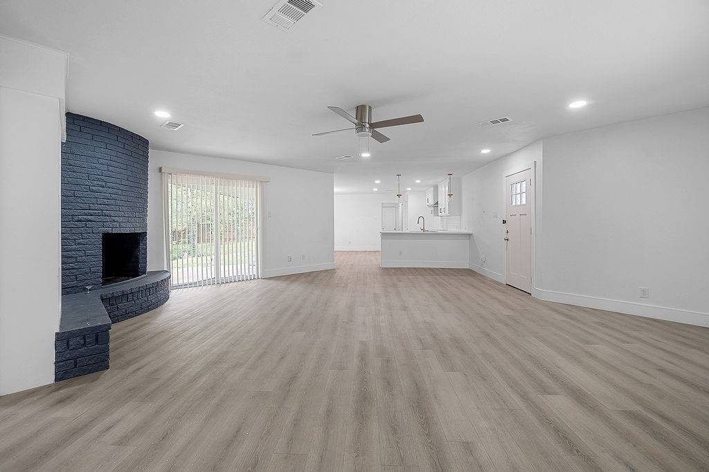 Dallas, TX 75233,2468 W Kiest BLVD