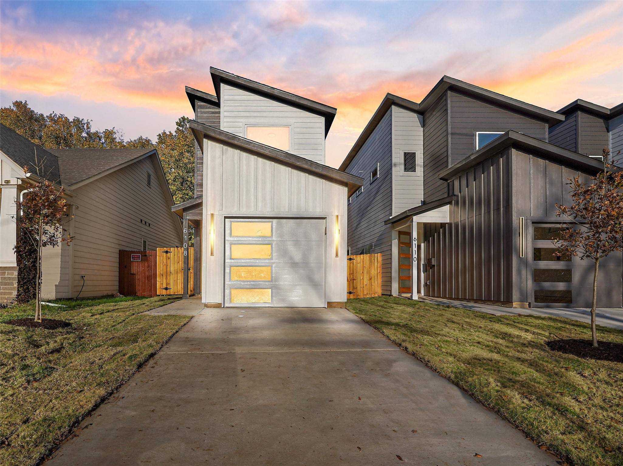 Dallas, TX 75215,6108 Carlton Garret ST
