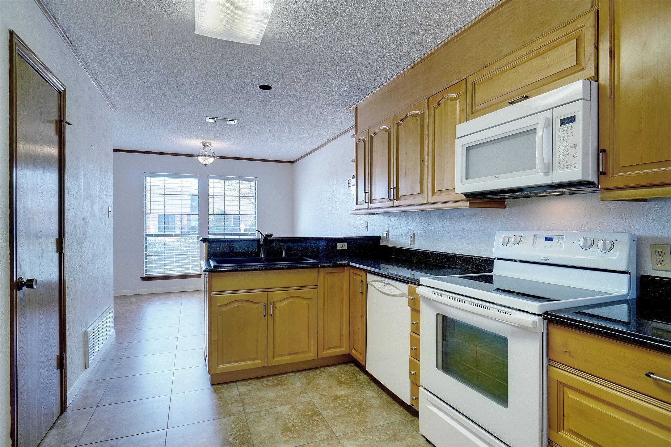 Fort Worth, TX 76132,5207 Ledgestone DR