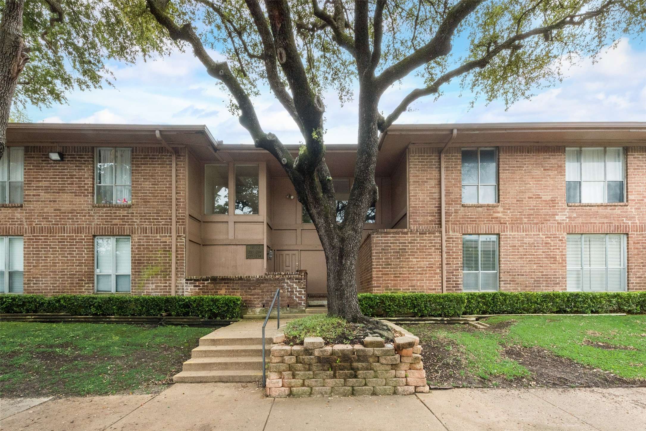 Dallas, TX 75230,10552 High Hollows DR #134