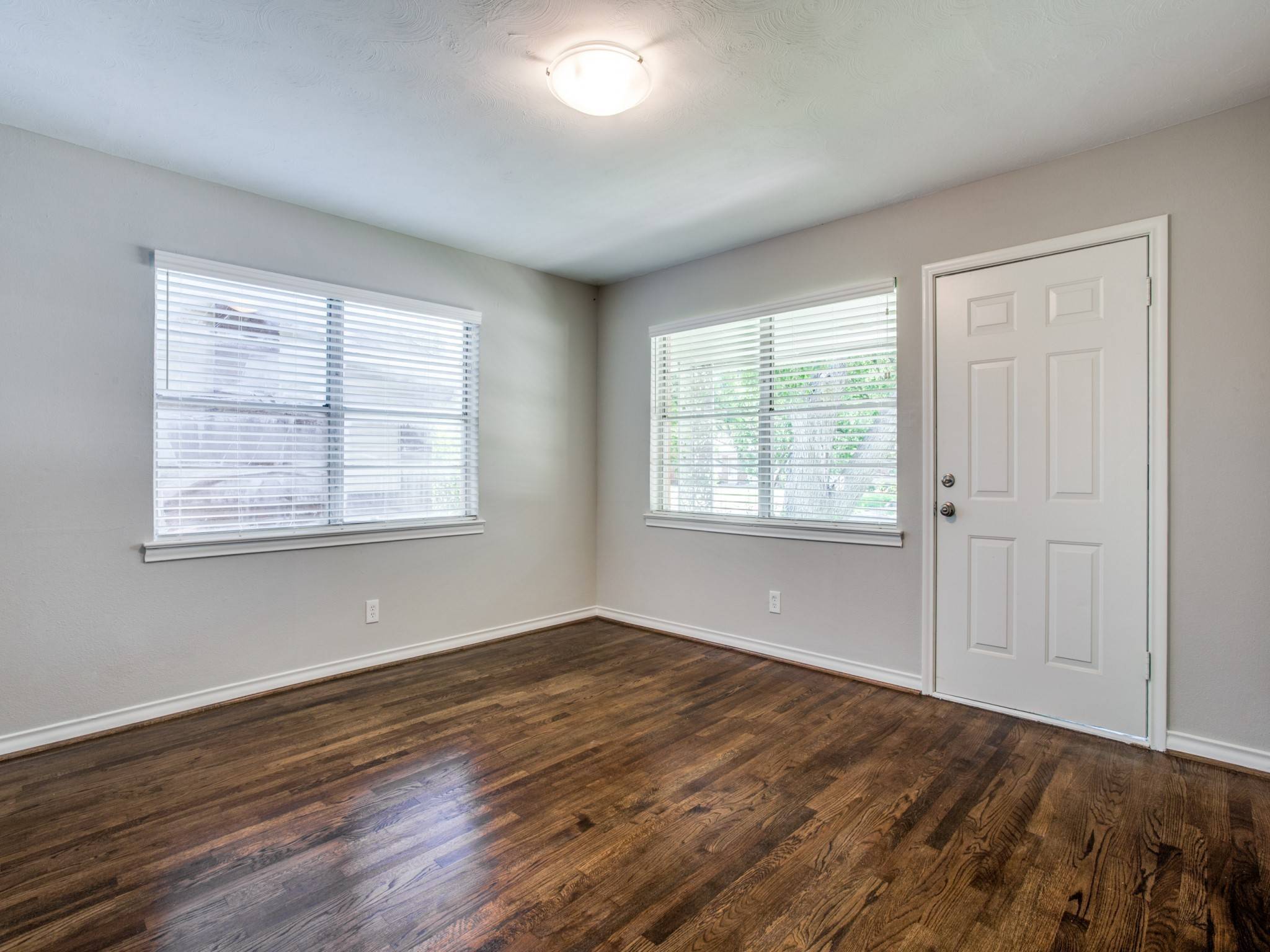 Dallas, TX 75208,1315 Kings HWY #1315