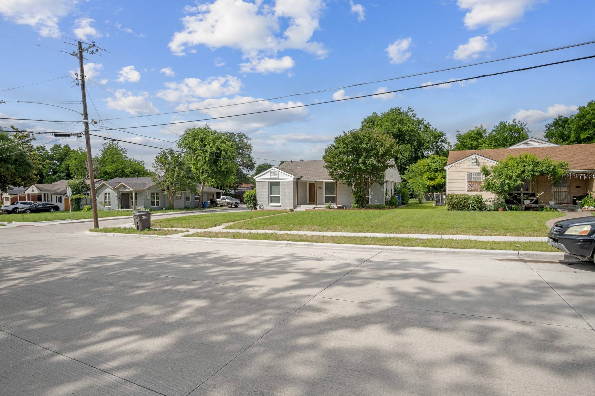Dallas, TX 75216,2653 Almeda DR