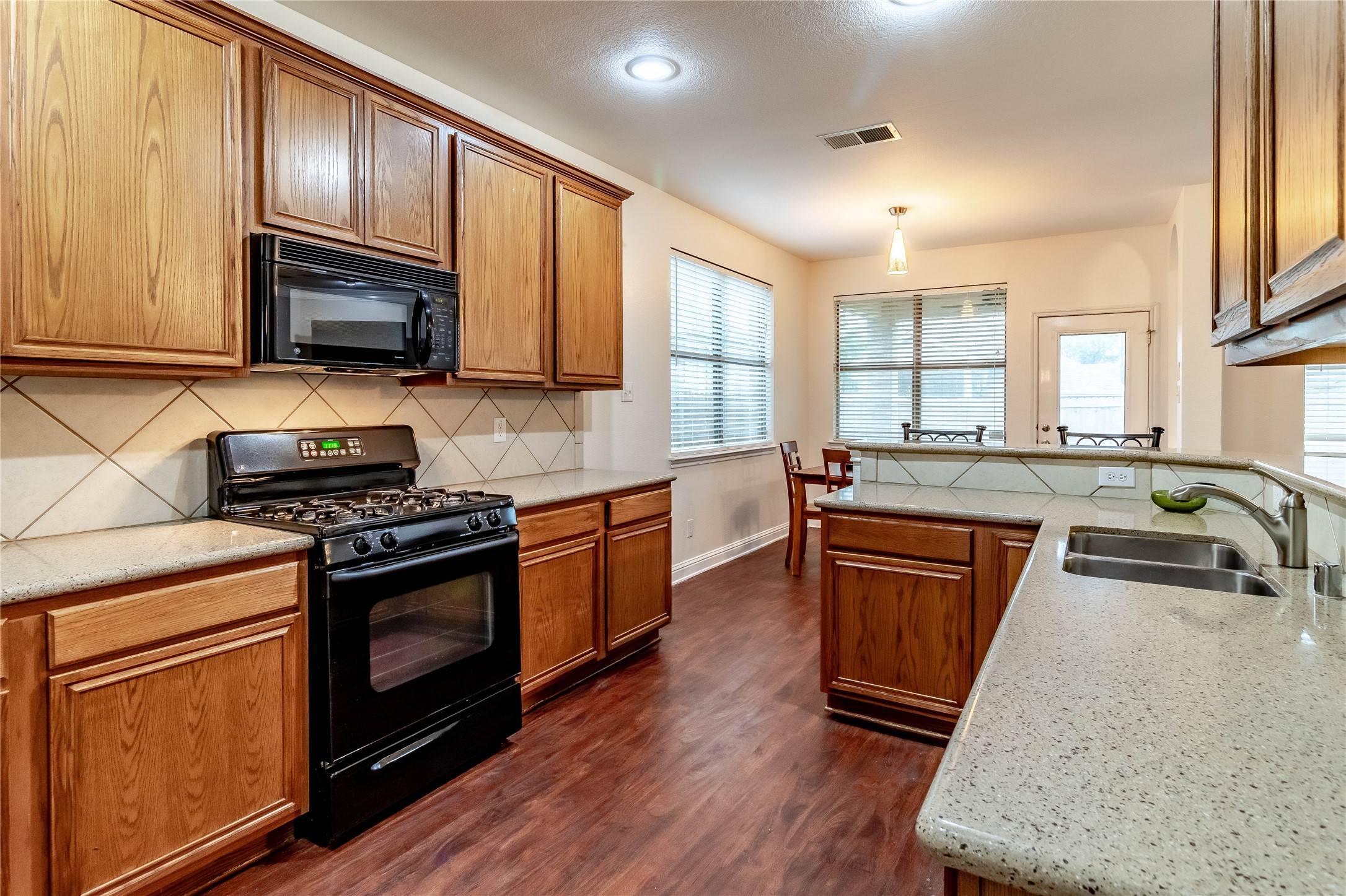 Fate, TX 75087,230 Vernon DR
