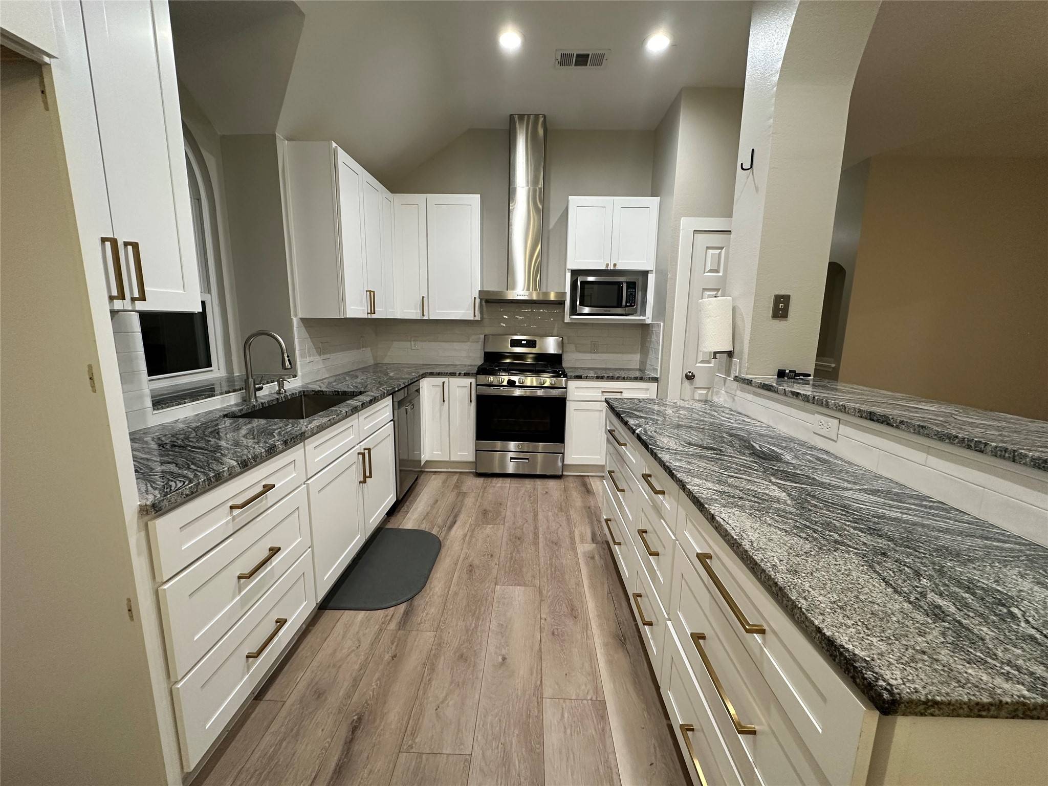 Richardson, TX 75082,5608 Manchester DR