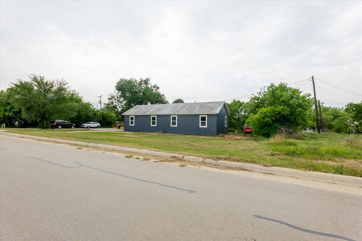 Mineral Wells, TX 76067,1202 SW 11th AVE