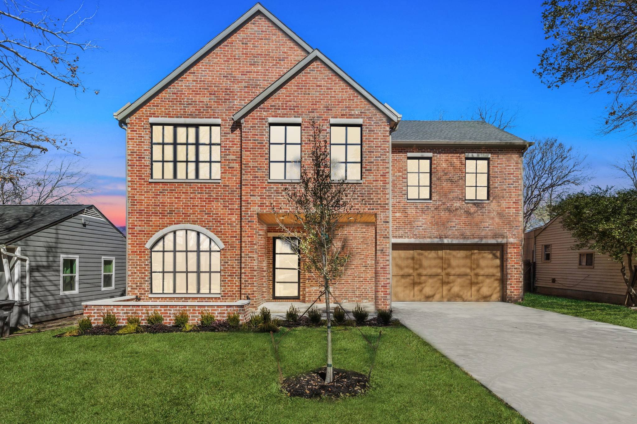 Dallas, TX 75220,3857 Davila