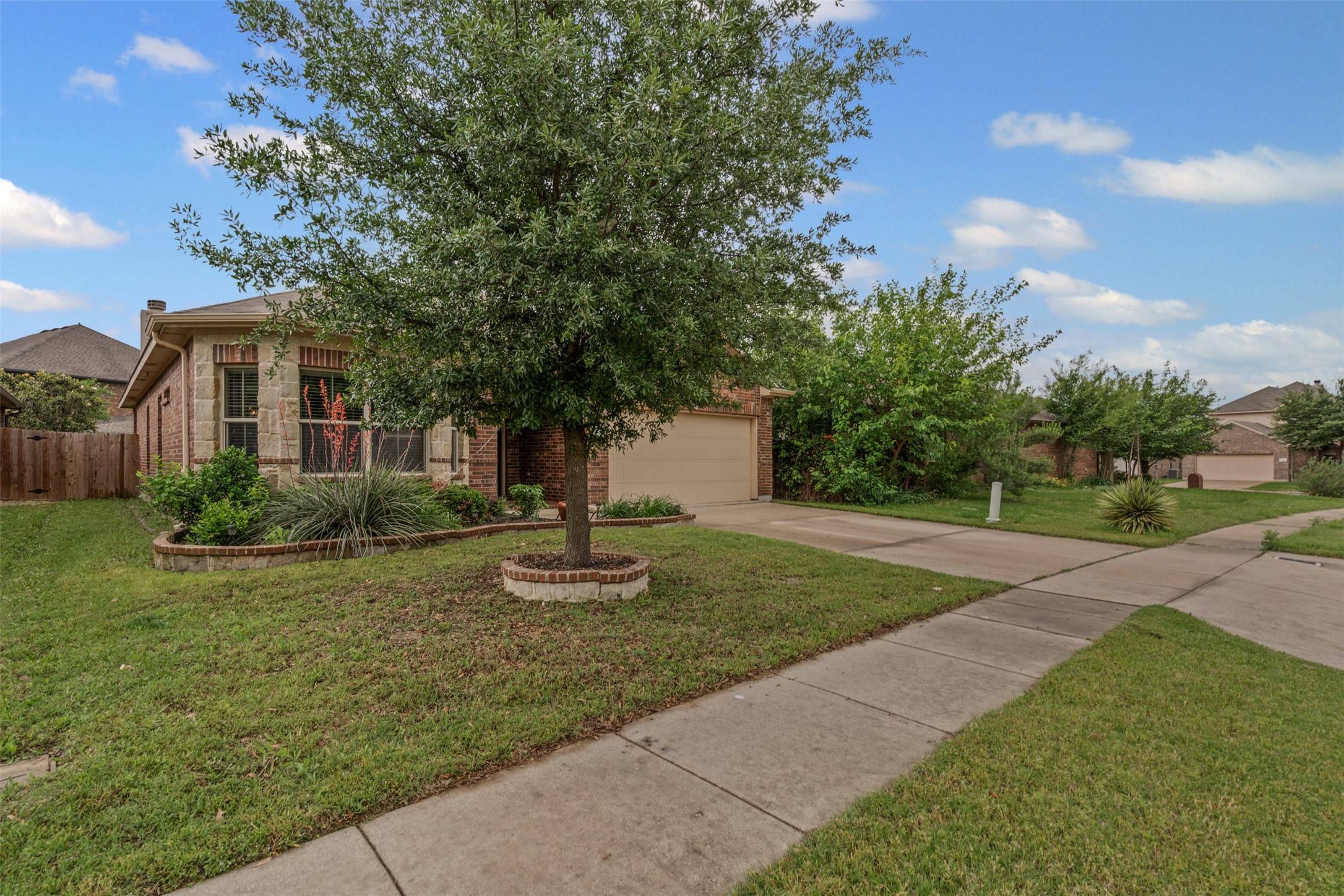 Fort Worth, TX 76052,537 Vidalia CT