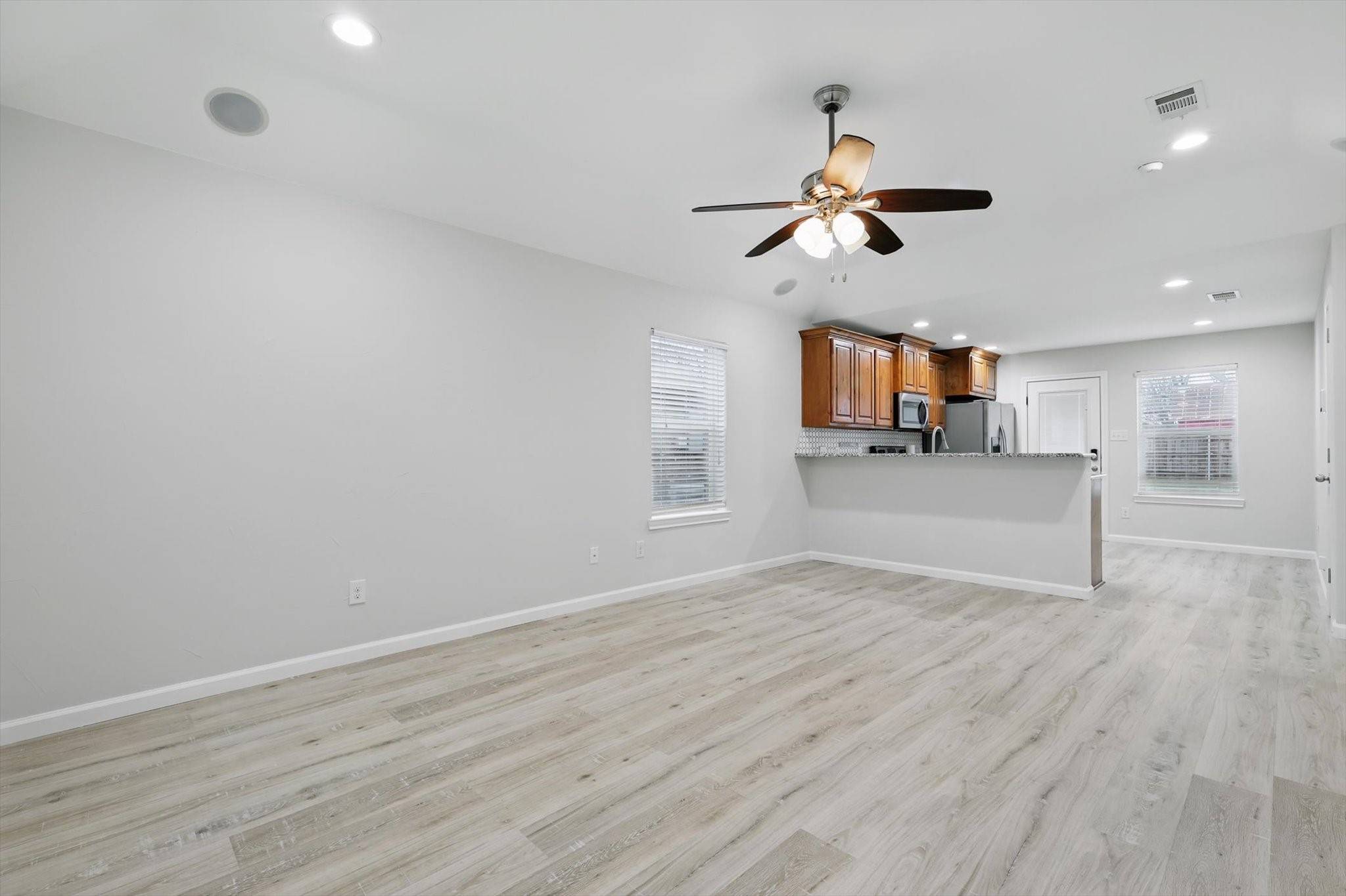 Denison, TX 75020,901 W Munson ST