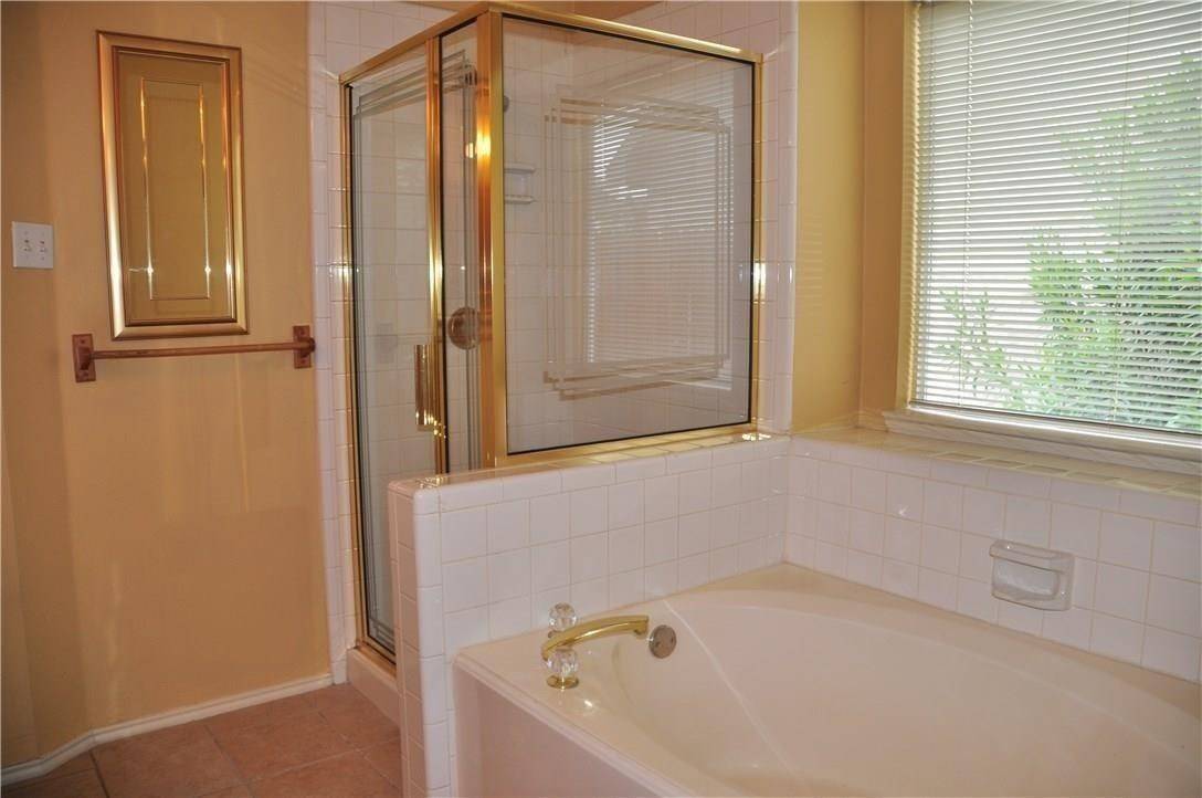 Garland, TX 75040,2114 Copperleaf DR
