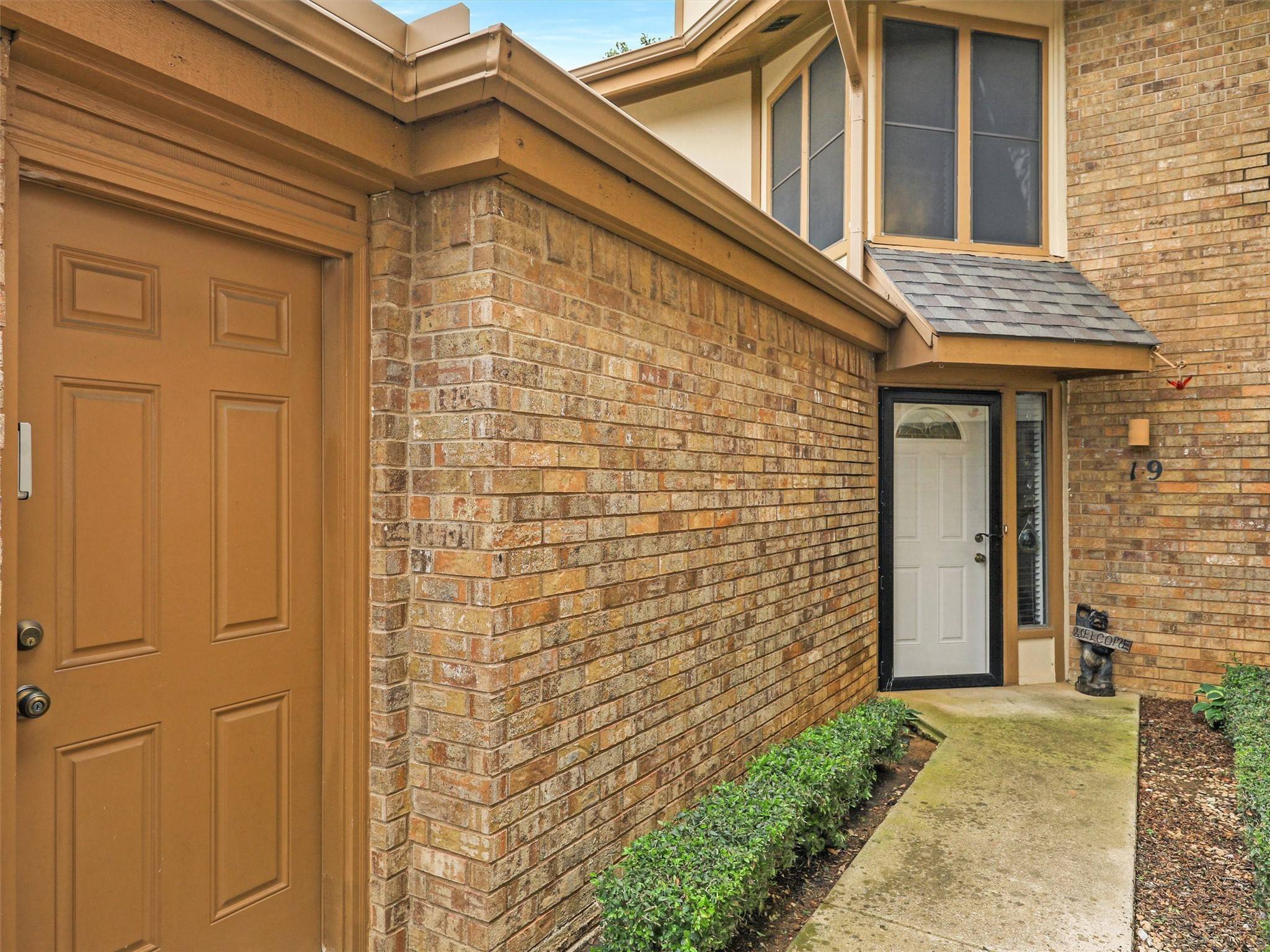 Bedford, TX 76021,19 Park LN