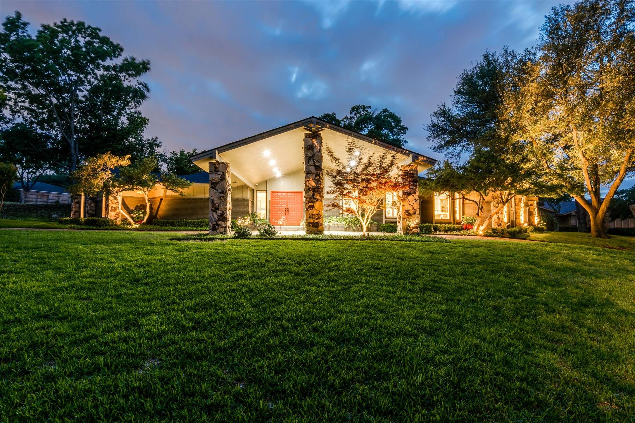 Dallas, TX 75240,6275 Preston Creek DR