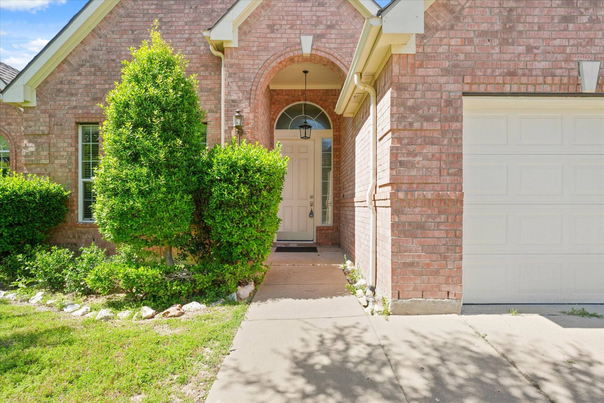 Mckinney, TX 75072,8908 RED OAKS DR