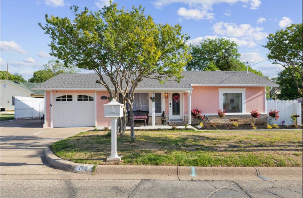 Granbury, TX 76048,114 W Doyle ST