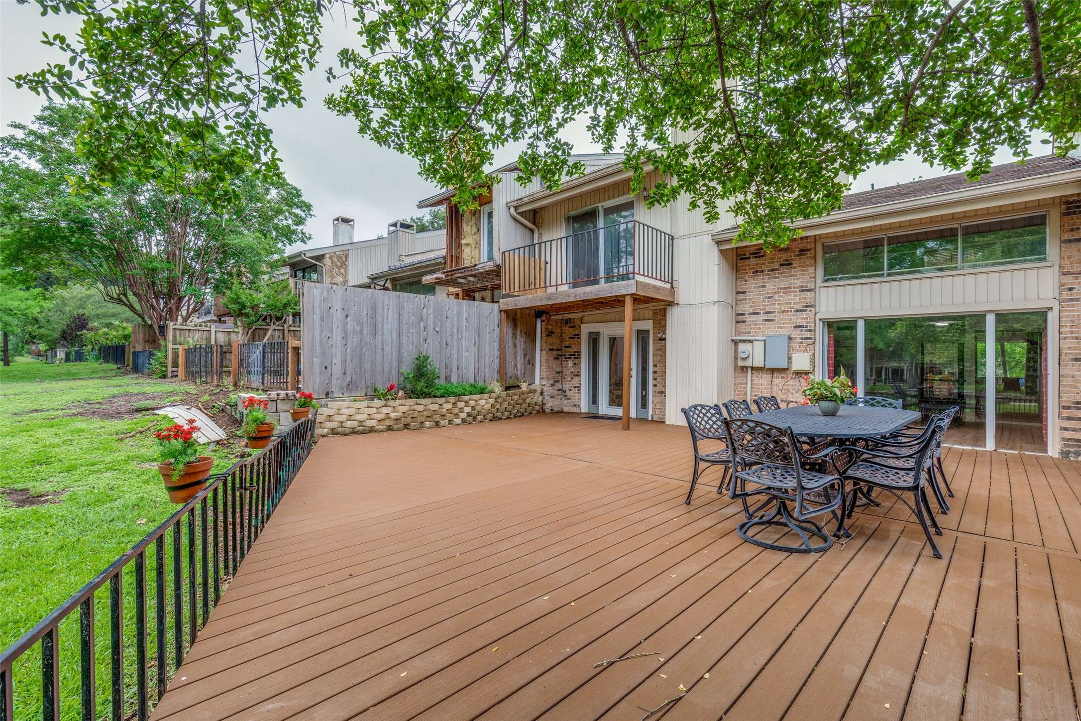 Carrollton, TX 75006,2949 Country Place CIR