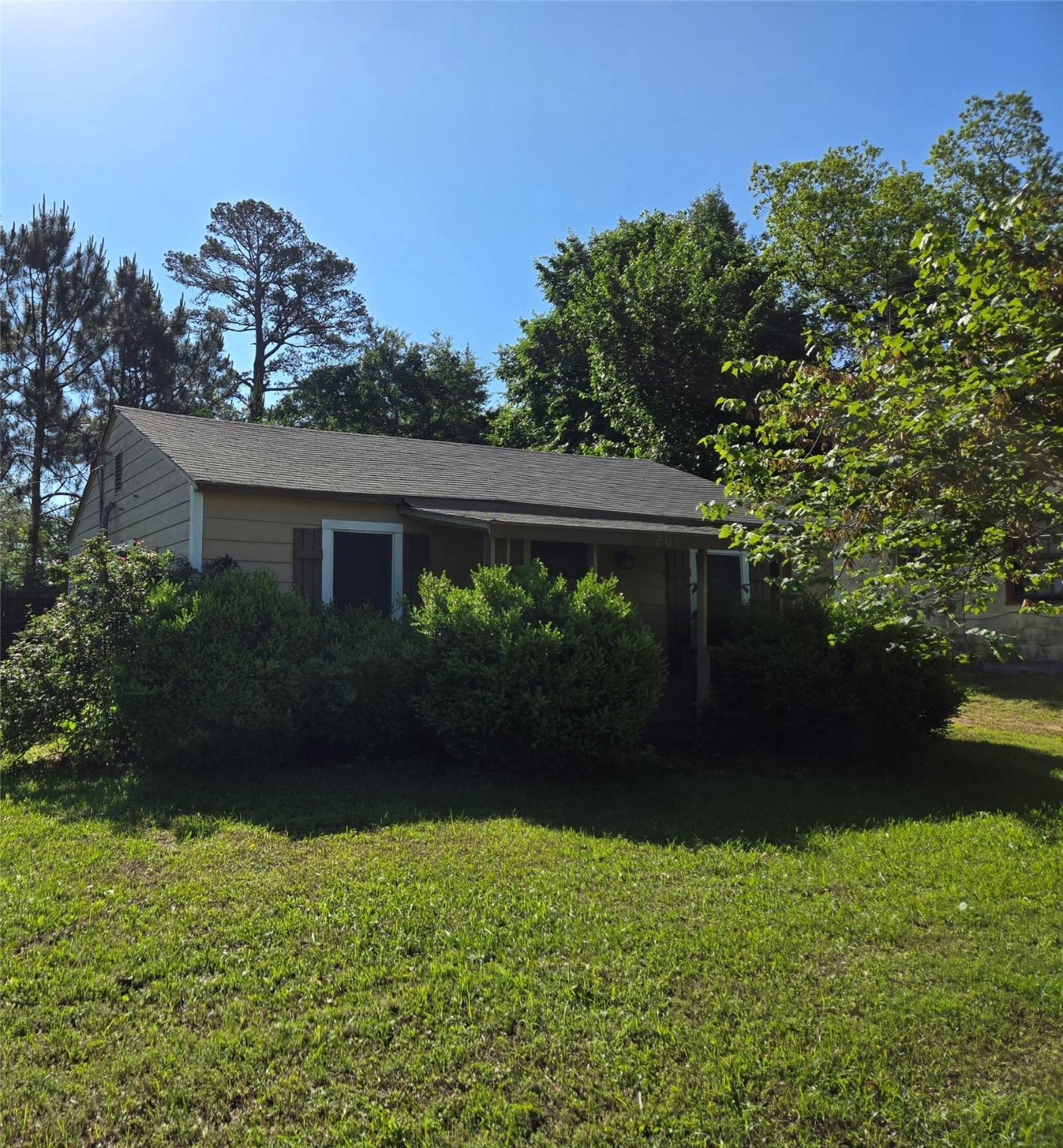 Mount Vernon, TX 75457,205 Pecan ST