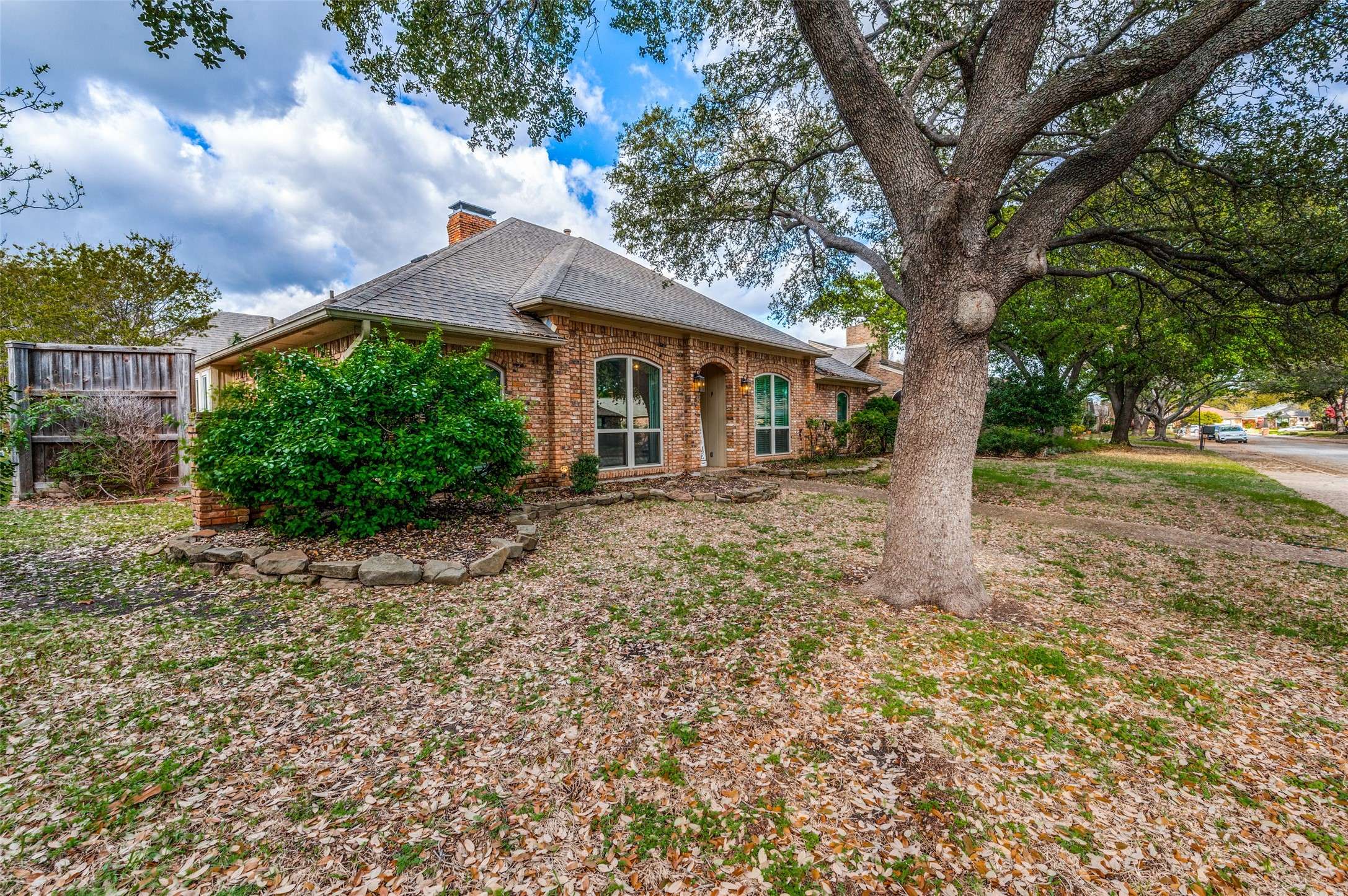 Dallas, TX 75252,6423 Windsong DR