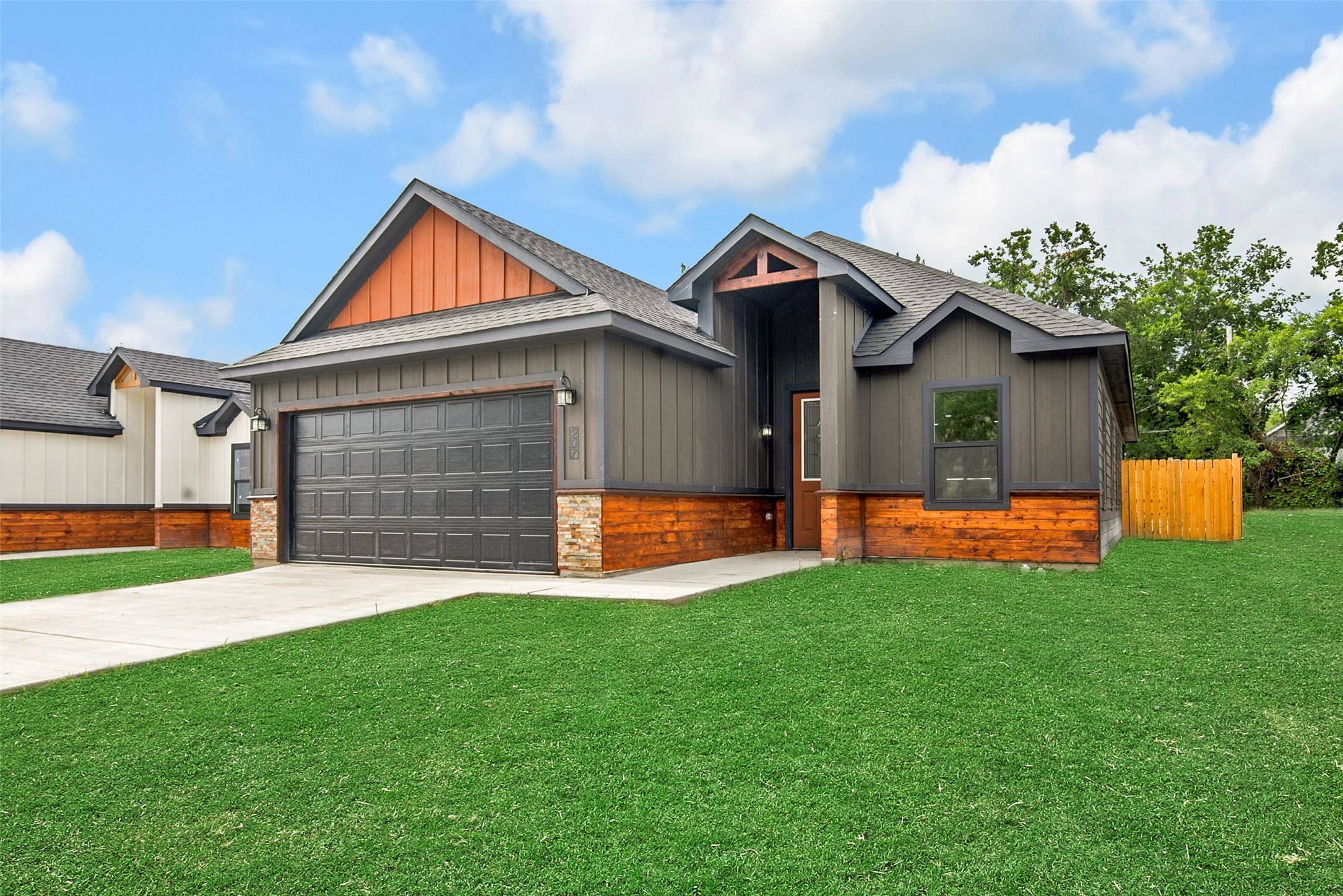 Whitewright, TX 75491,207 W Elm ST