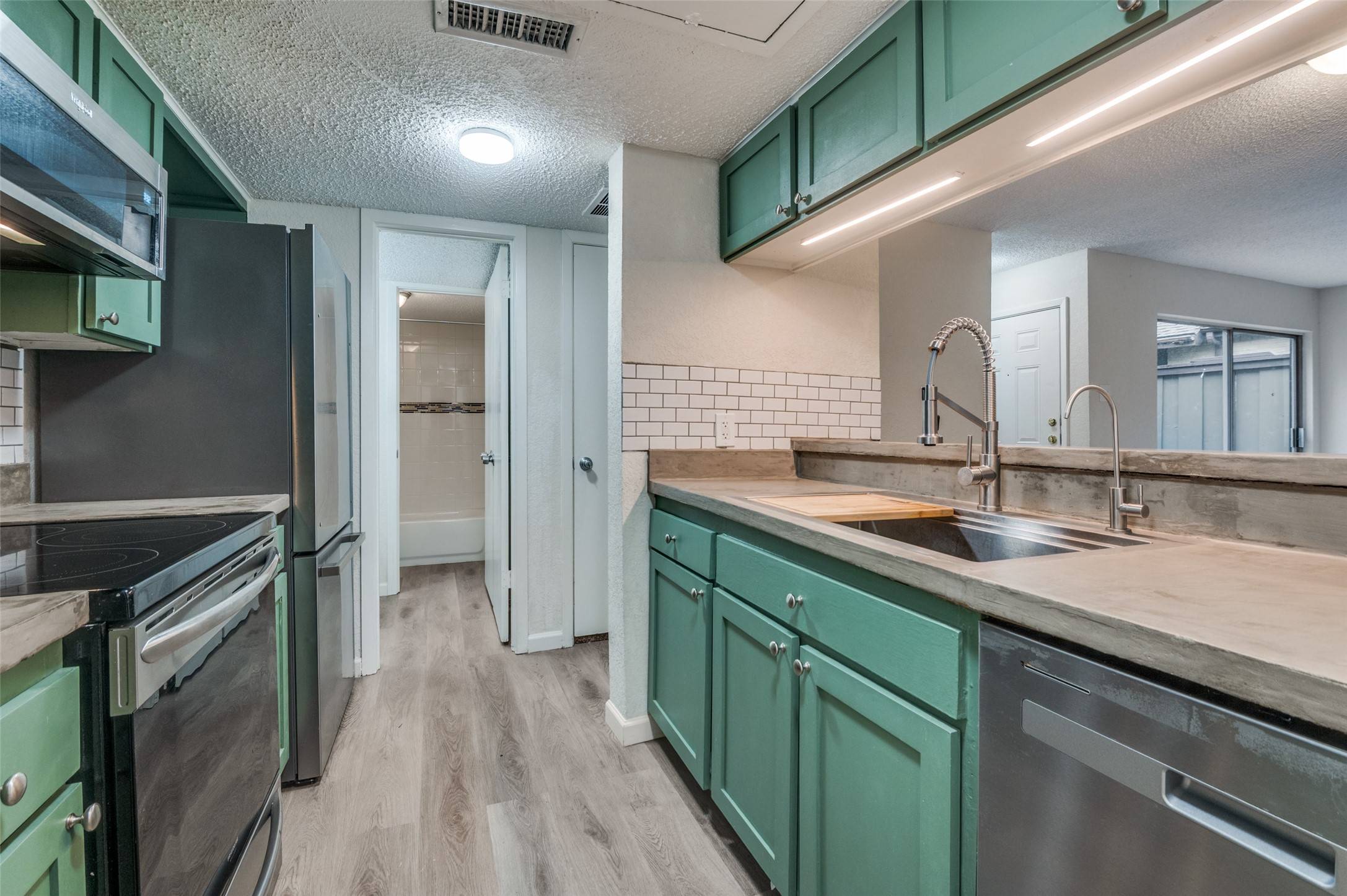 Dallas, TX 75236,4643 Country Creek DR #1093