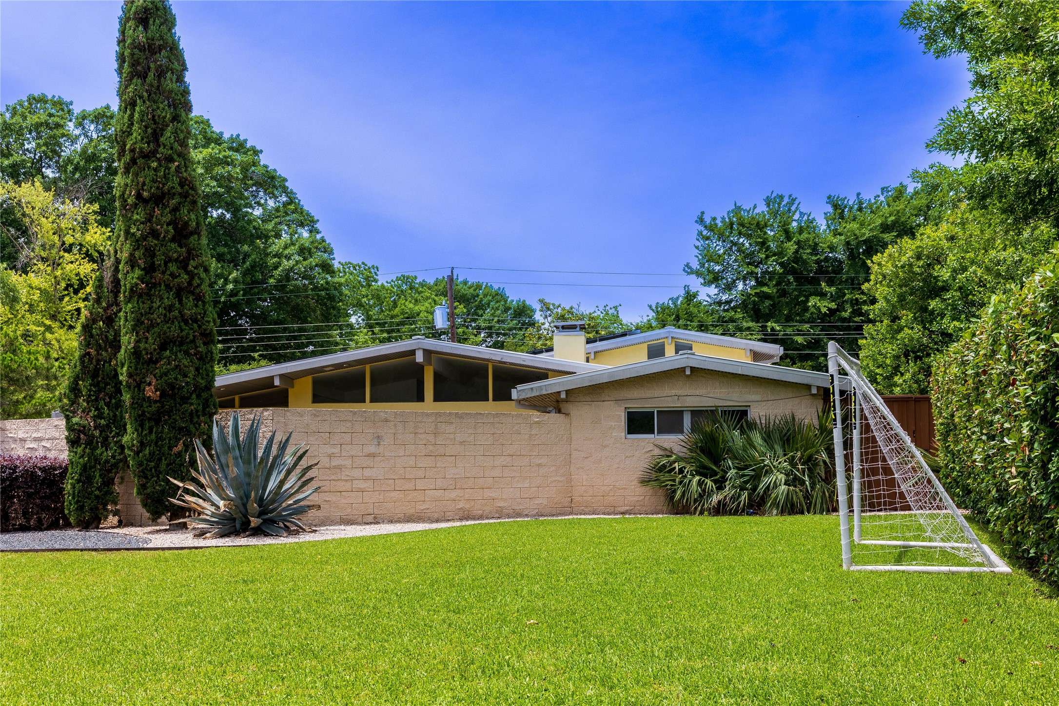 Dallas, TX 75229,10611 Royal Springs DR