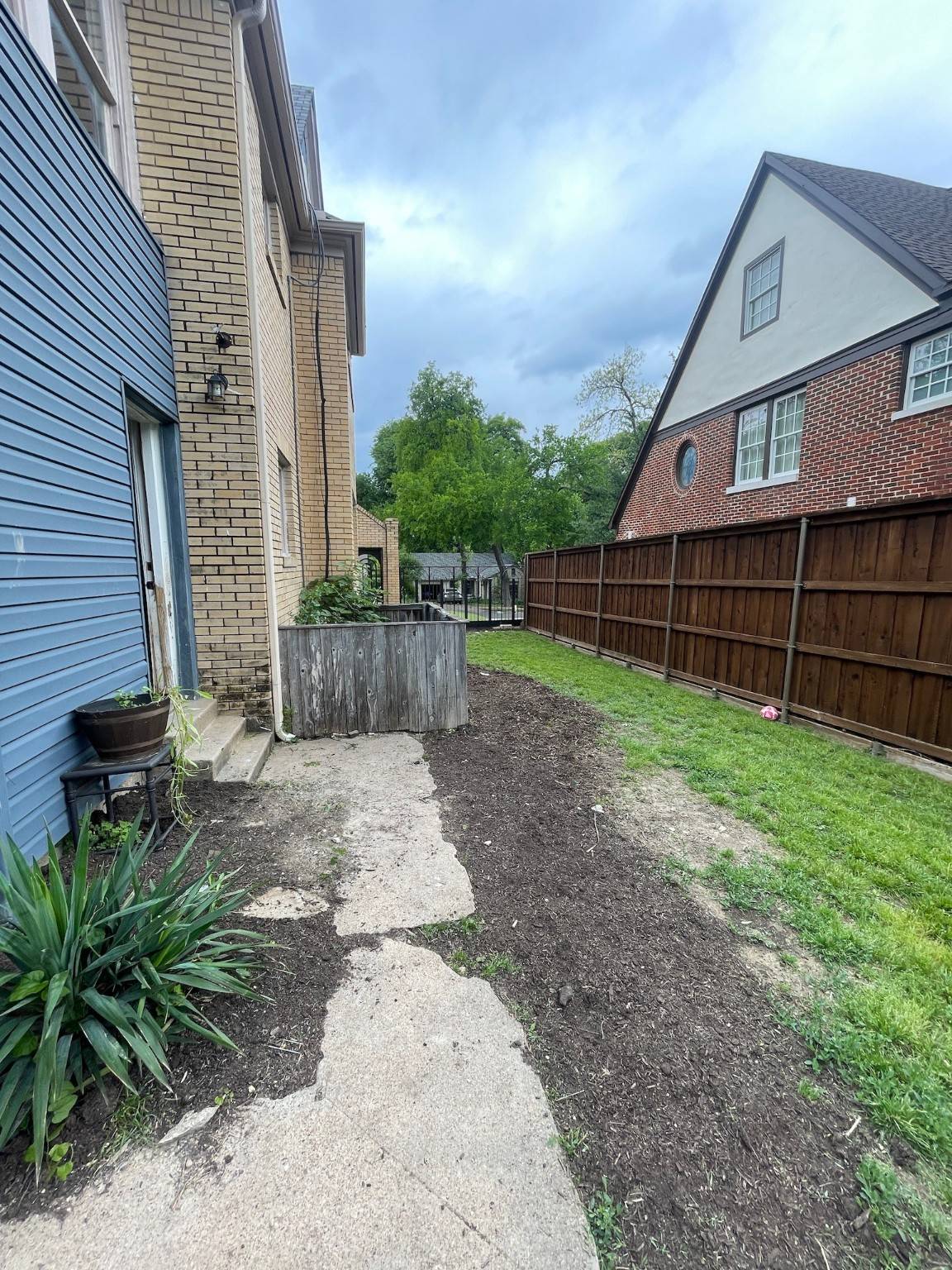 Dallas, TX 75223,6930 Santa Monica DR
