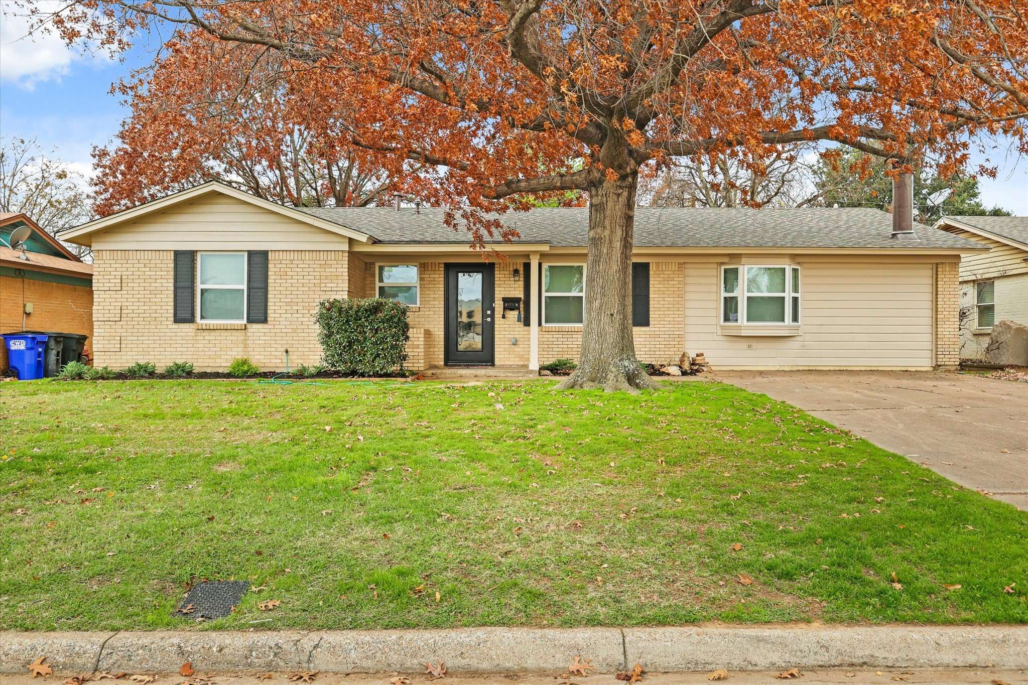 Euless, TX 76040,612 S Mills DR