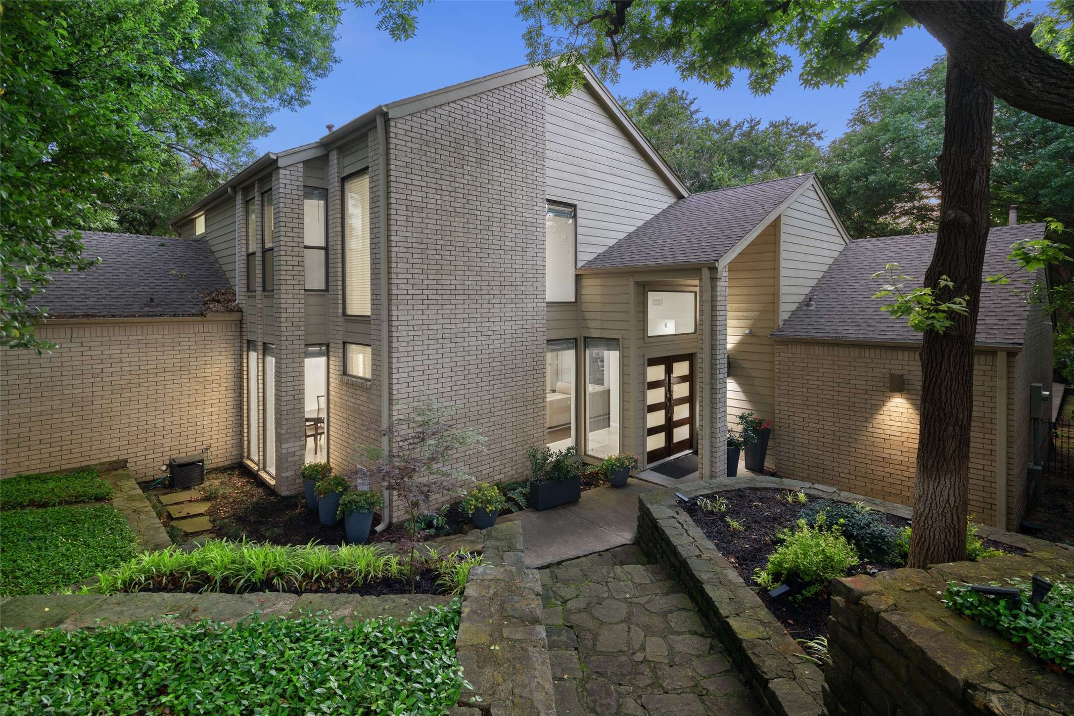 Dallas, TX 75243,9032 Vista Creek DR