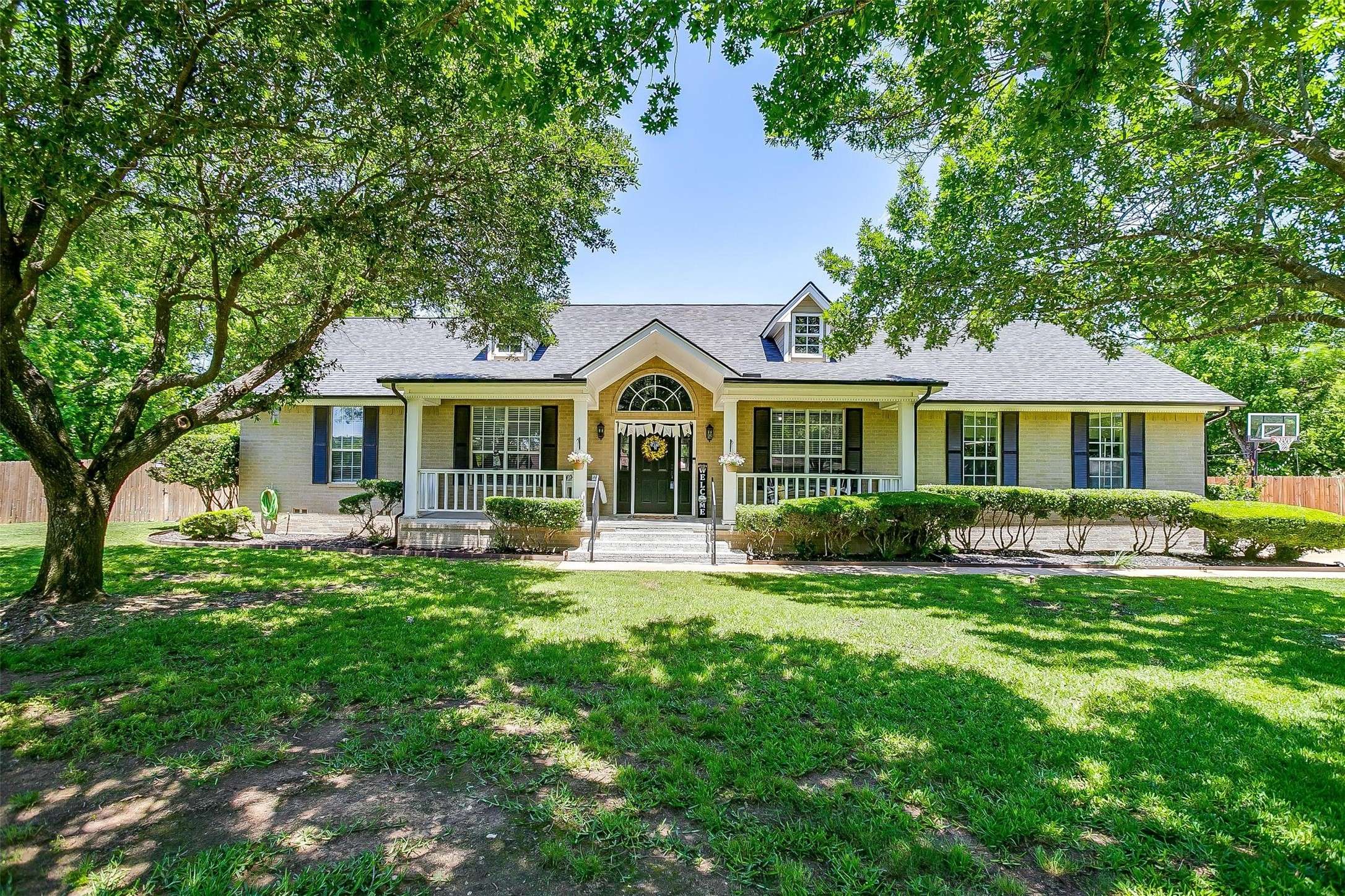 Granbury, TX 76049,9319 Ravenswood RD