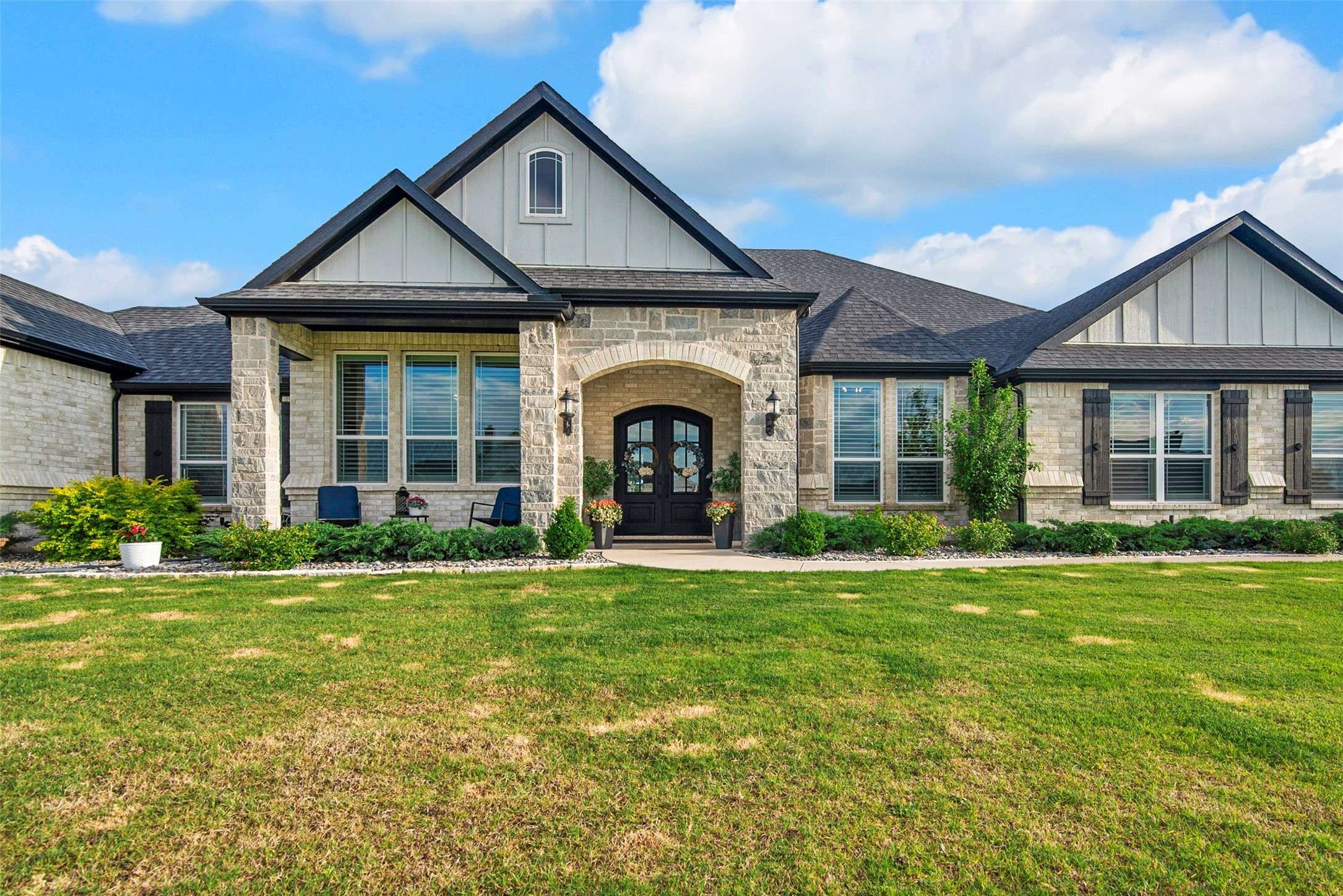 Van Alstyne, TX 75495,2413 Stable Pass LN