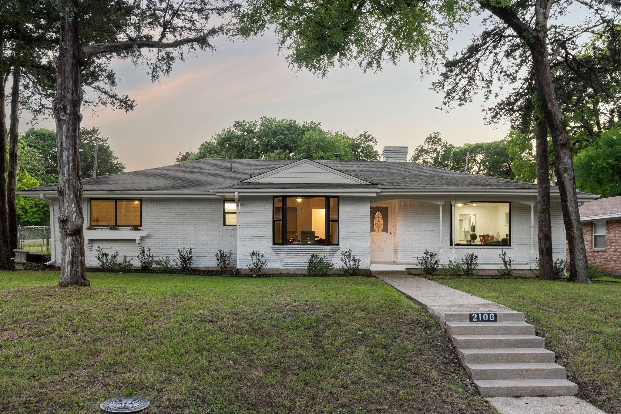 Dallas, TX 75224,2106 Siesta DR