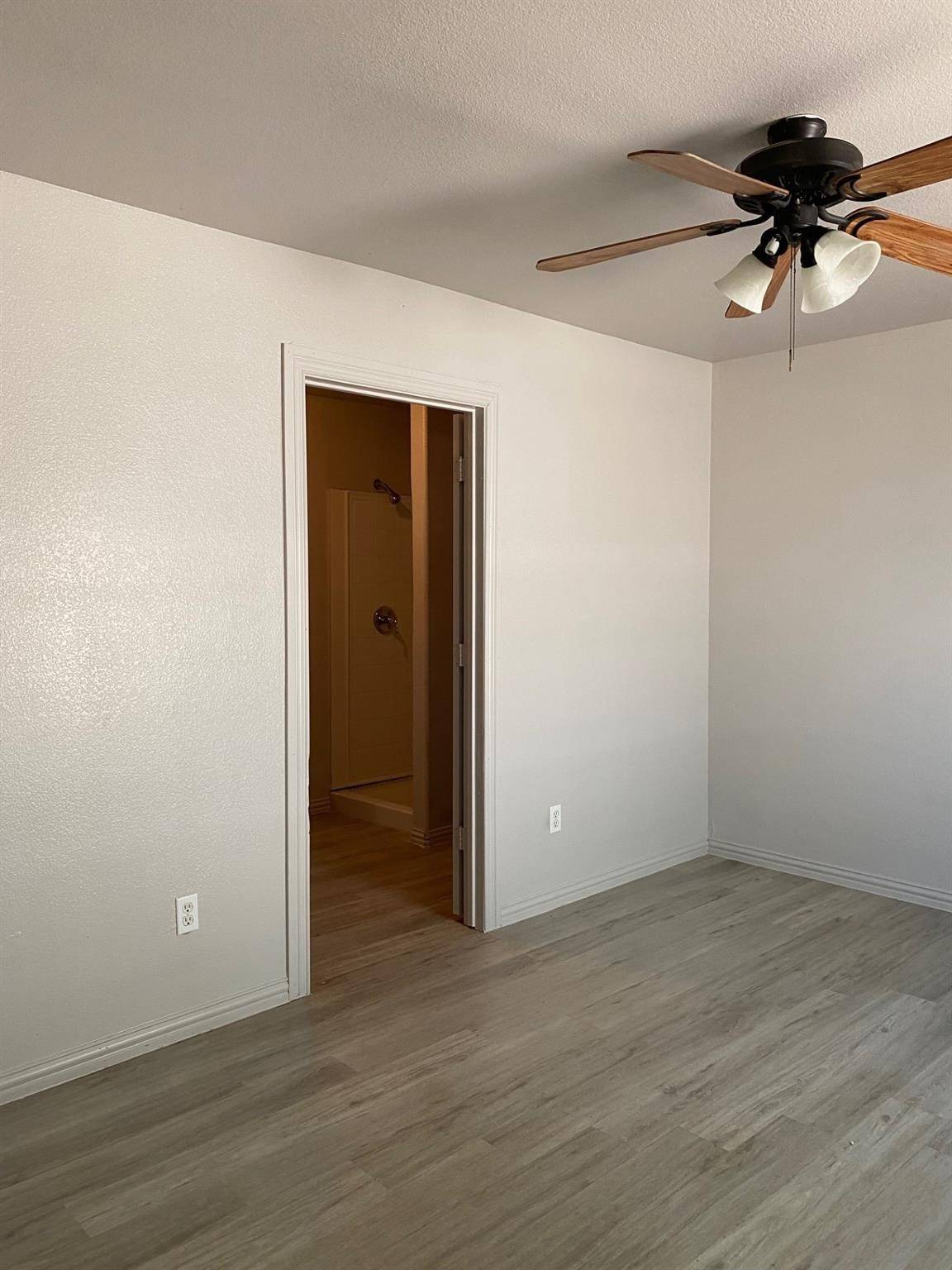 Runaway Bay, TX 76426,11006 Shady Oaks DR