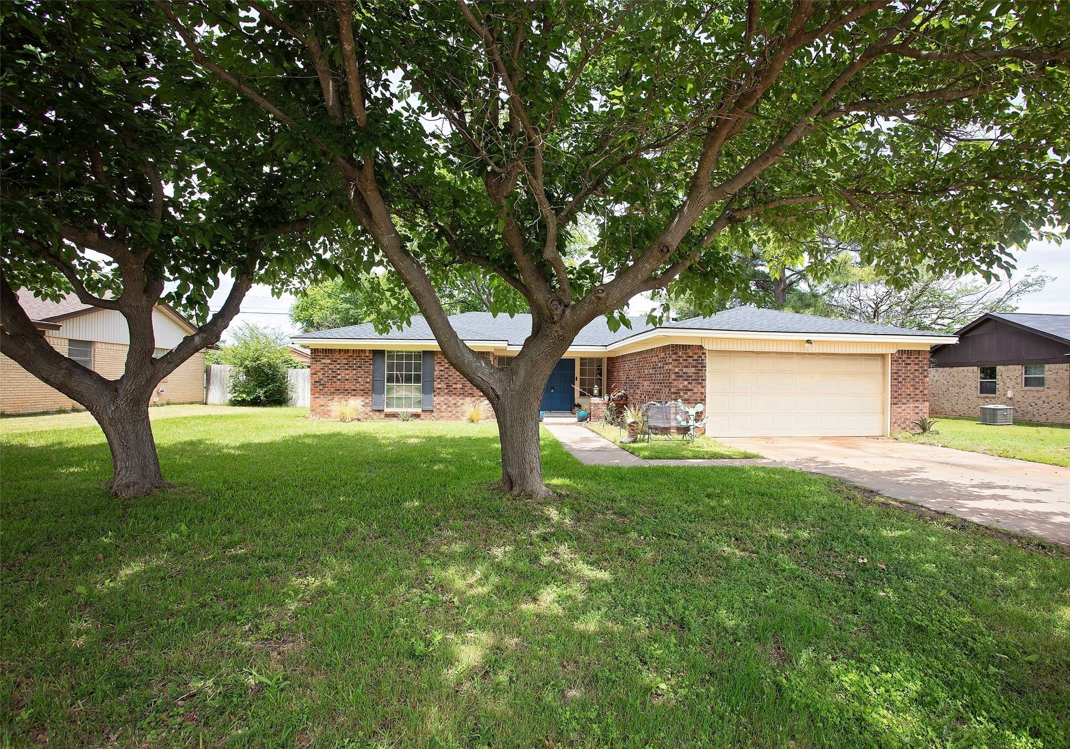 Graham, TX 76450,1217 Randy DR