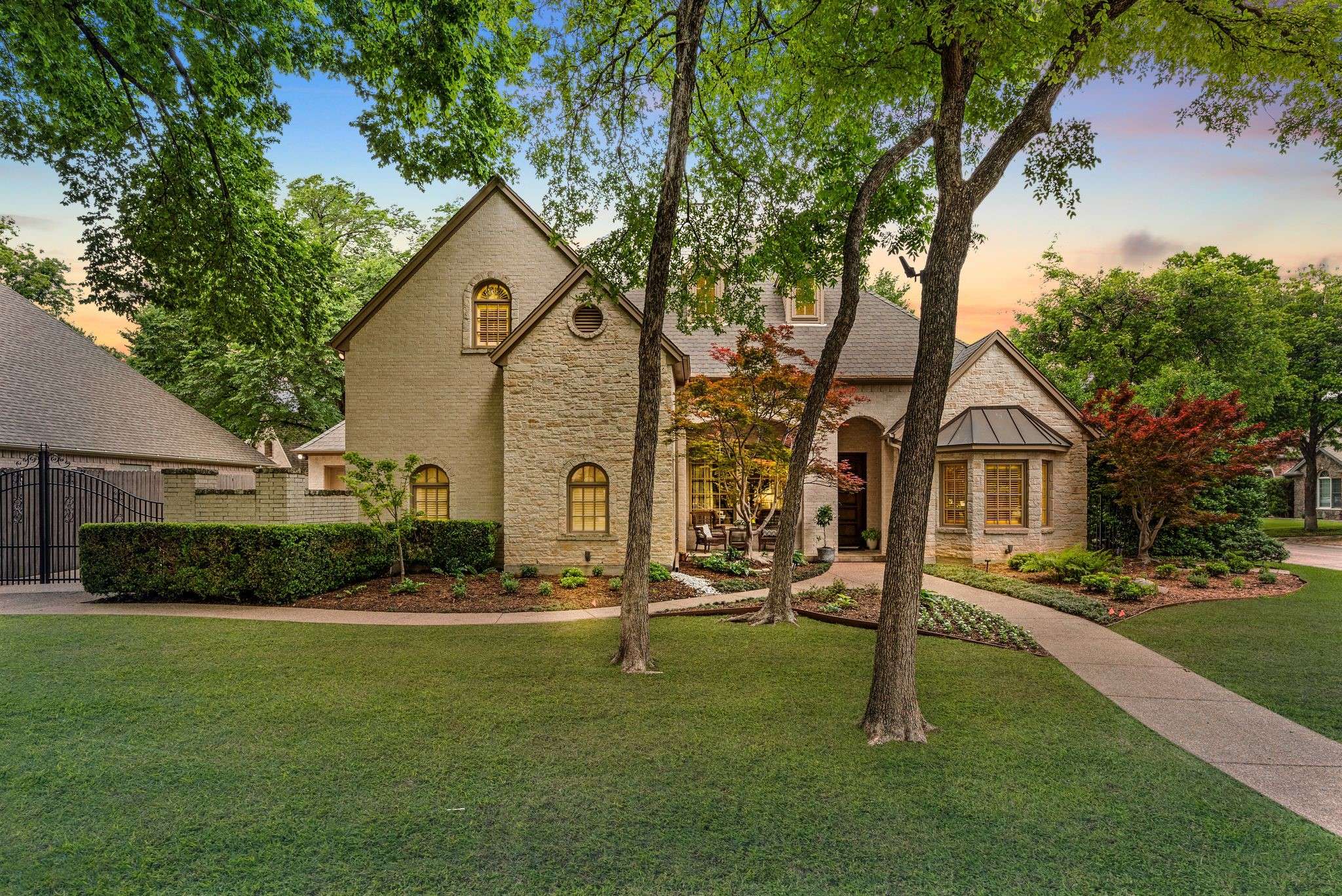Fort Worth, TX 76116,2902 Rivercove CT