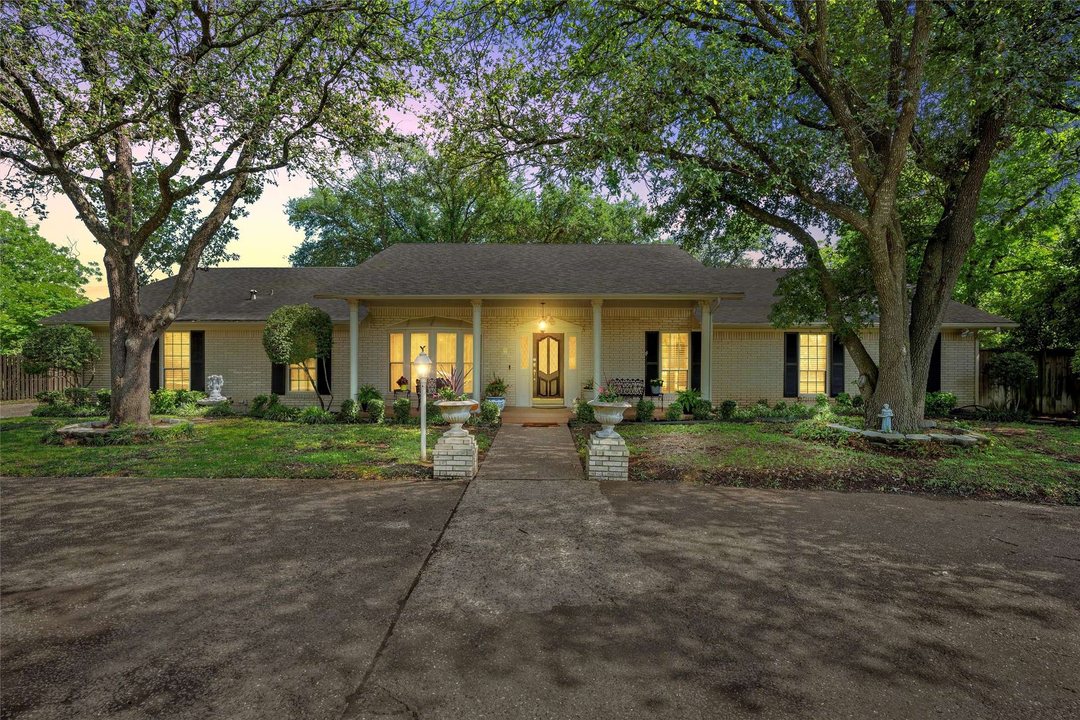 Waco, TX 76708,3400 Dever DR