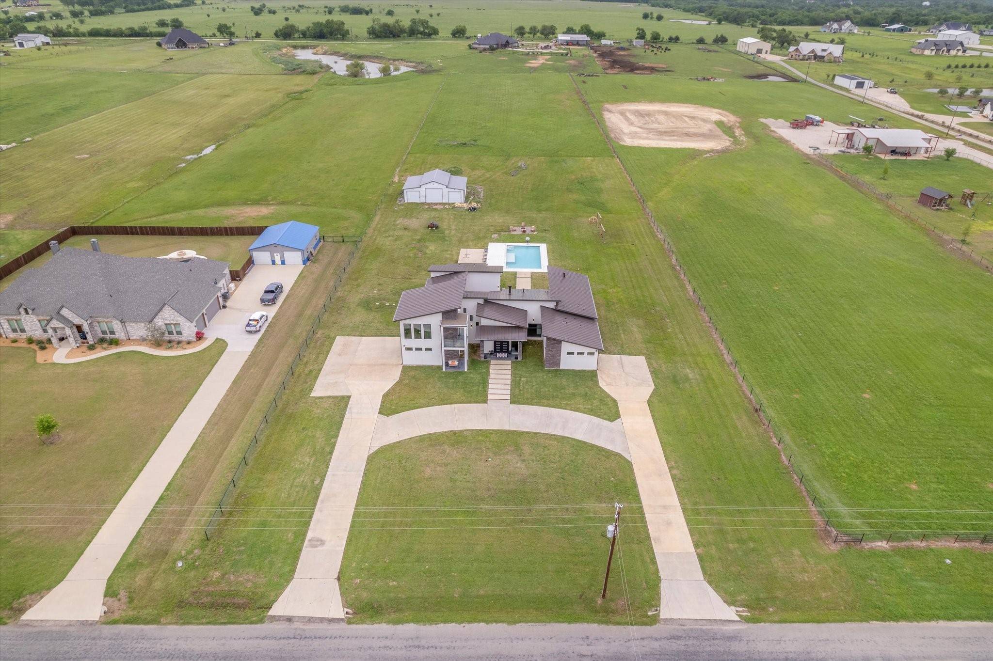 Gunter, TX 75058,1595 Bledsoe RD