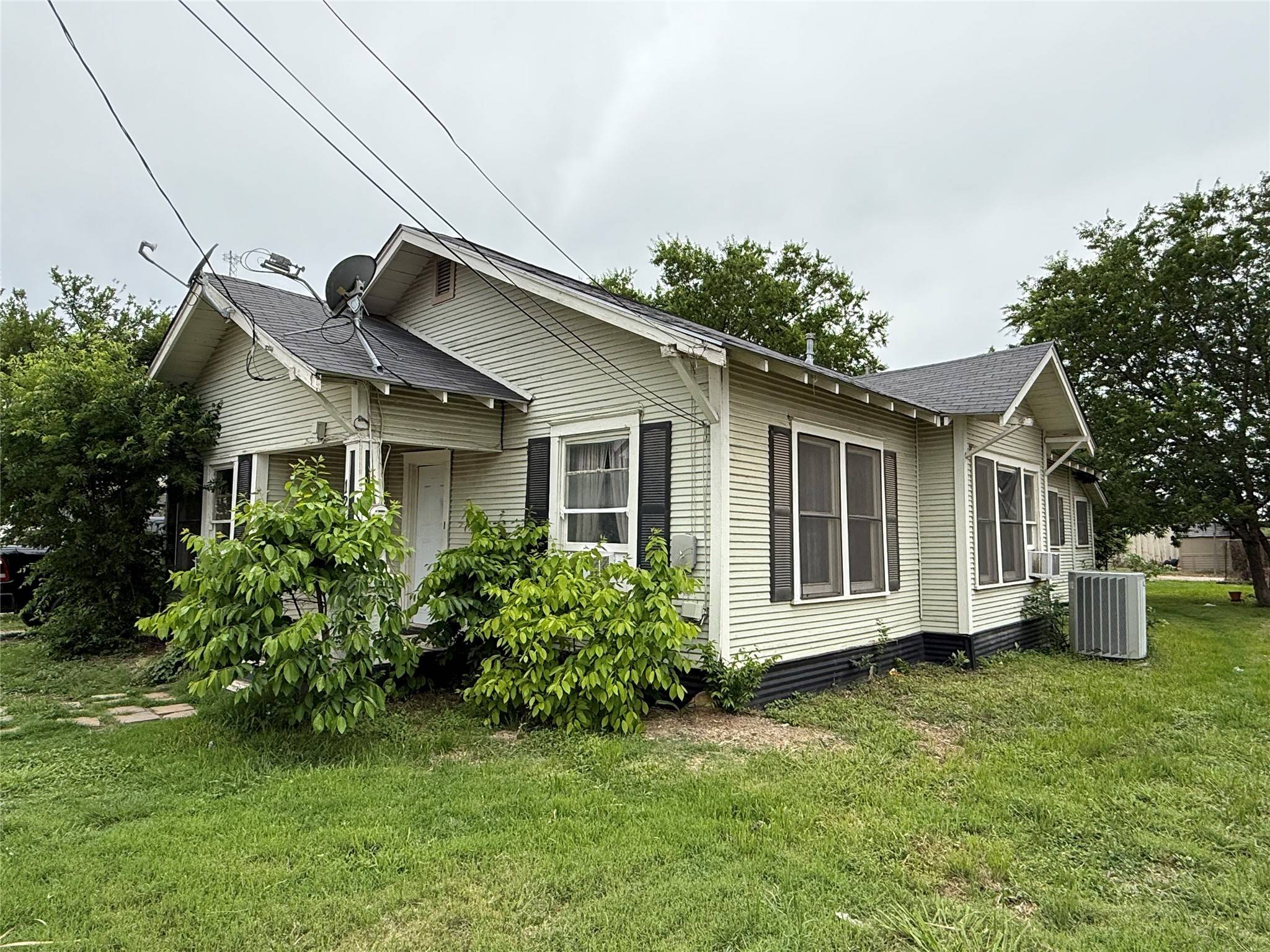 Brownwood, TX 76801,1211 Main ST