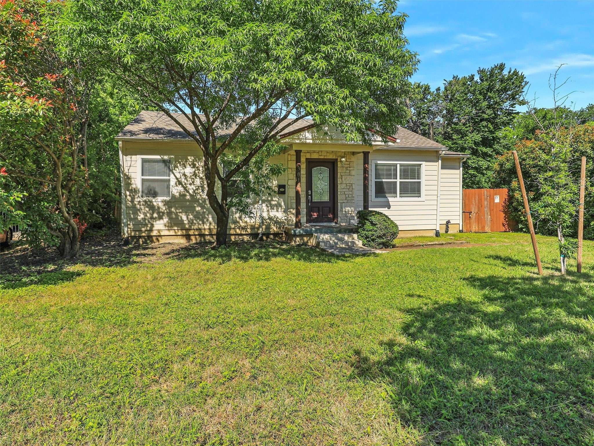 Dallas, TX 75220,3812 Lively LN